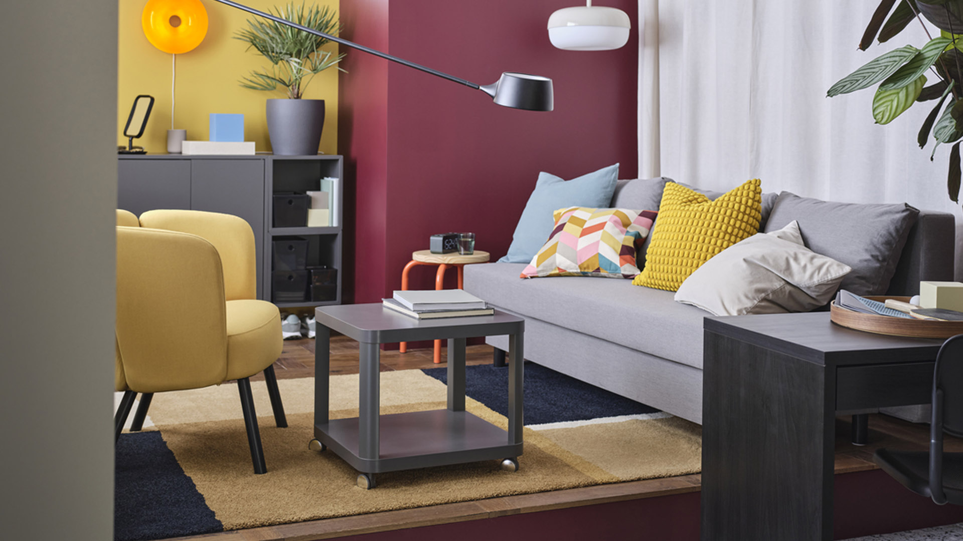 IKEA - Ένα σαλόνι με ρετρό αίσθηση και ευρύχωρη αποθήκευση