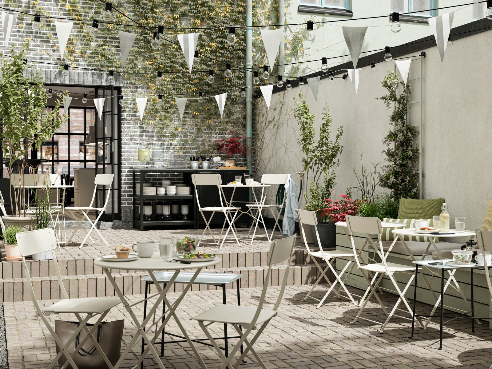 IKEA - A warm and welcoming outdoor café