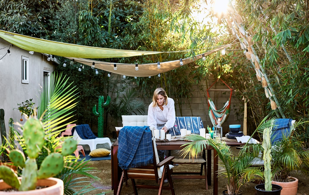 IKEA - Home visit: host dinner and movies in the garden