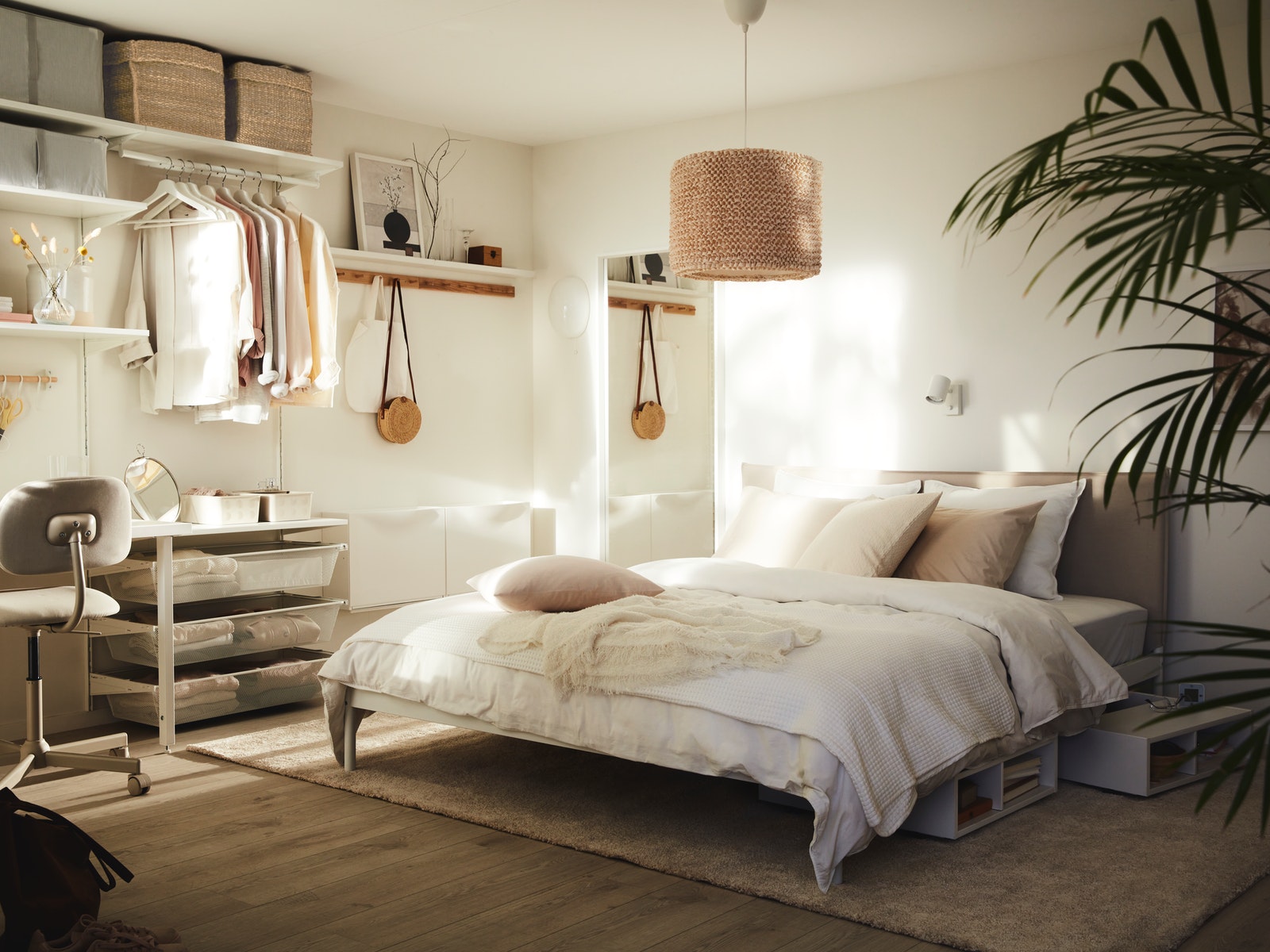 IKEA - Ένα μικρό, ήρεμο και οργανωμένο υπνοδωμάτιο