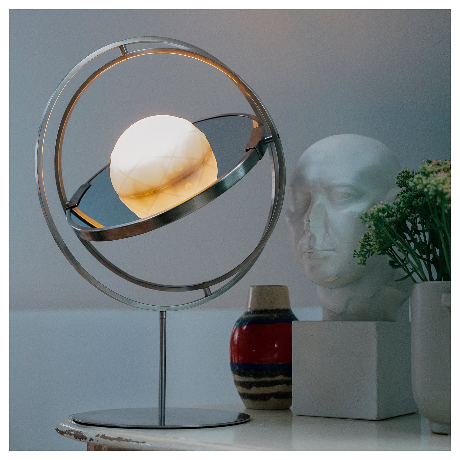 SAMMANLÄNKAD, ηλιακό επιτραπέζιο φωτιστικό με ενσωματωμένο φωτισμό LED, 105.150.89