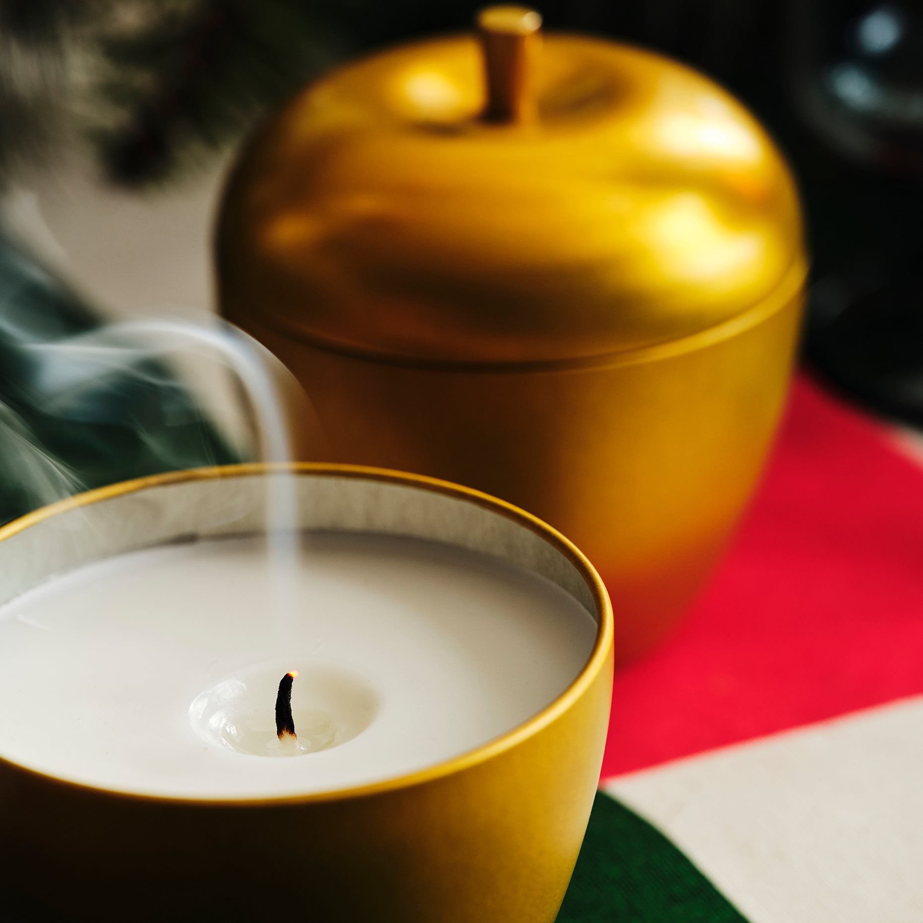 VINTERFINT, scented candle in metal tin/apple and cinnamon, 24 hr, 105.999.08