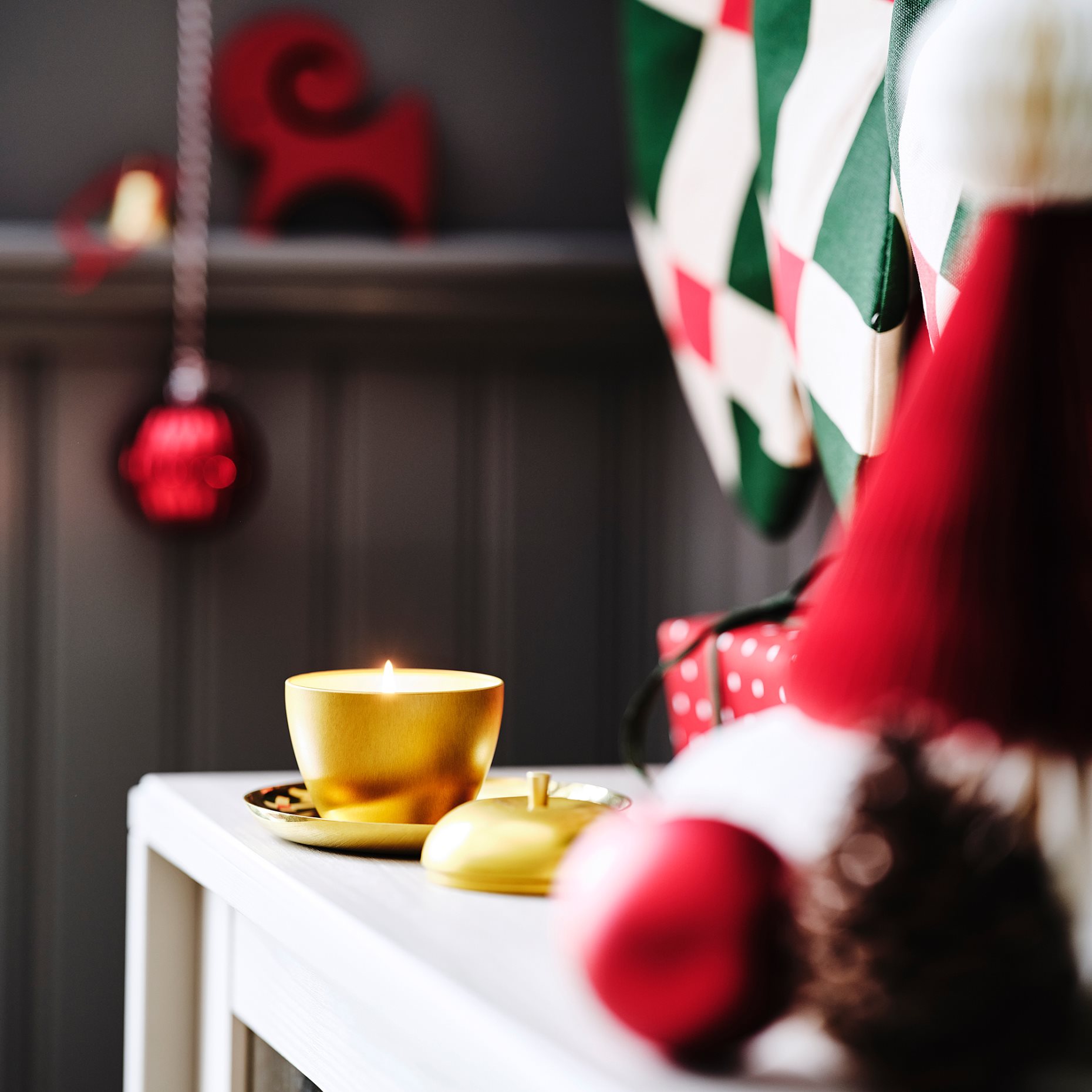 VINTERFINT, scented candle in metal tin/apple and cinnamon, 24 hr, 105.999.08