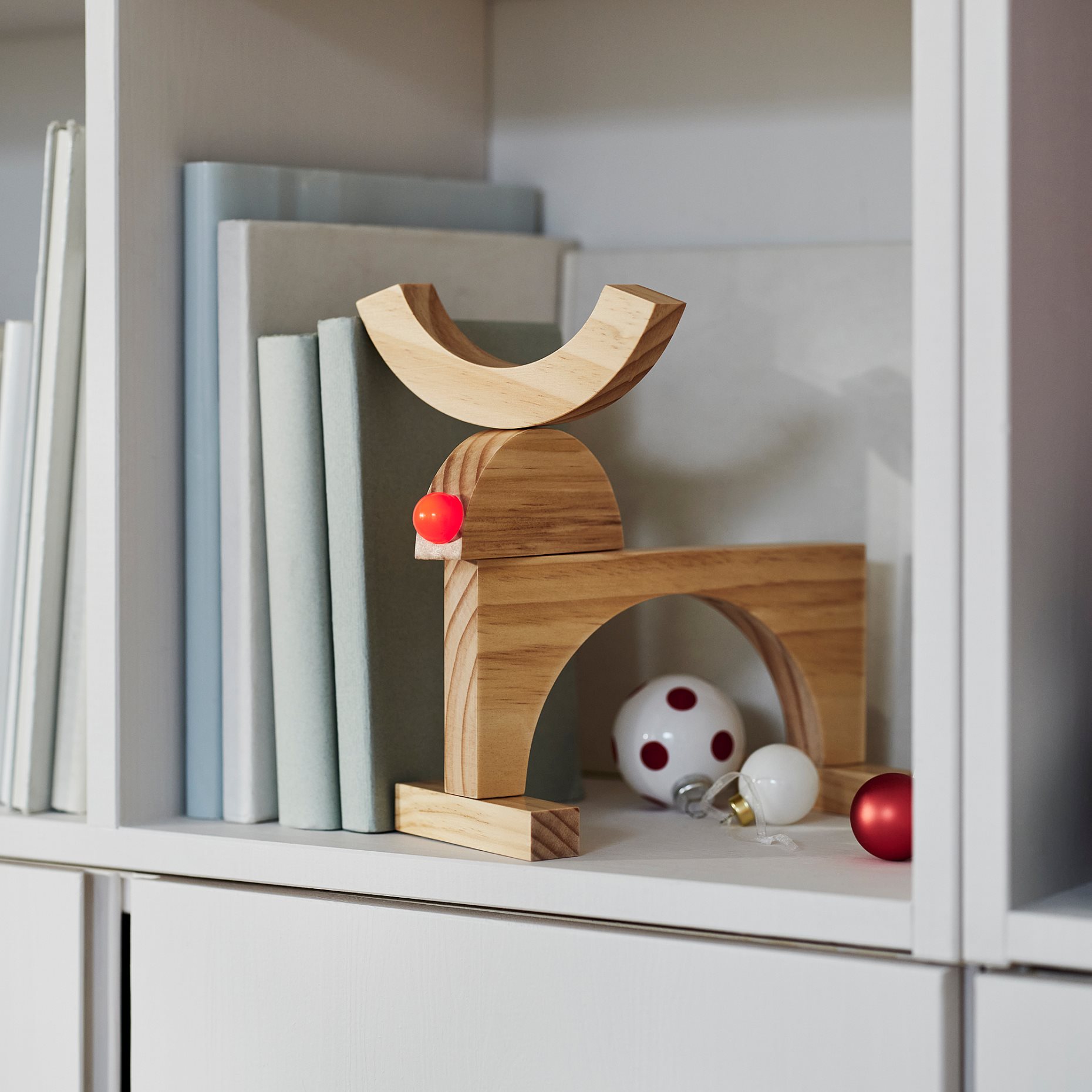 STRÅLA, table decoration with built-in LED light source/battery-operated/reindeer, 106.333.37