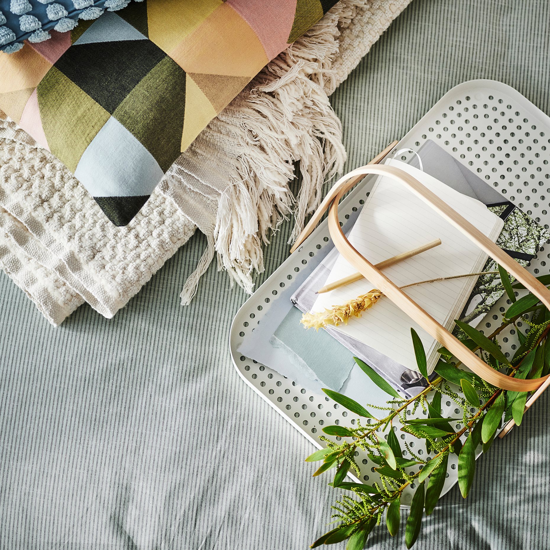 GRONFISK, tray with handle, 46x30 cm, 205.790.66