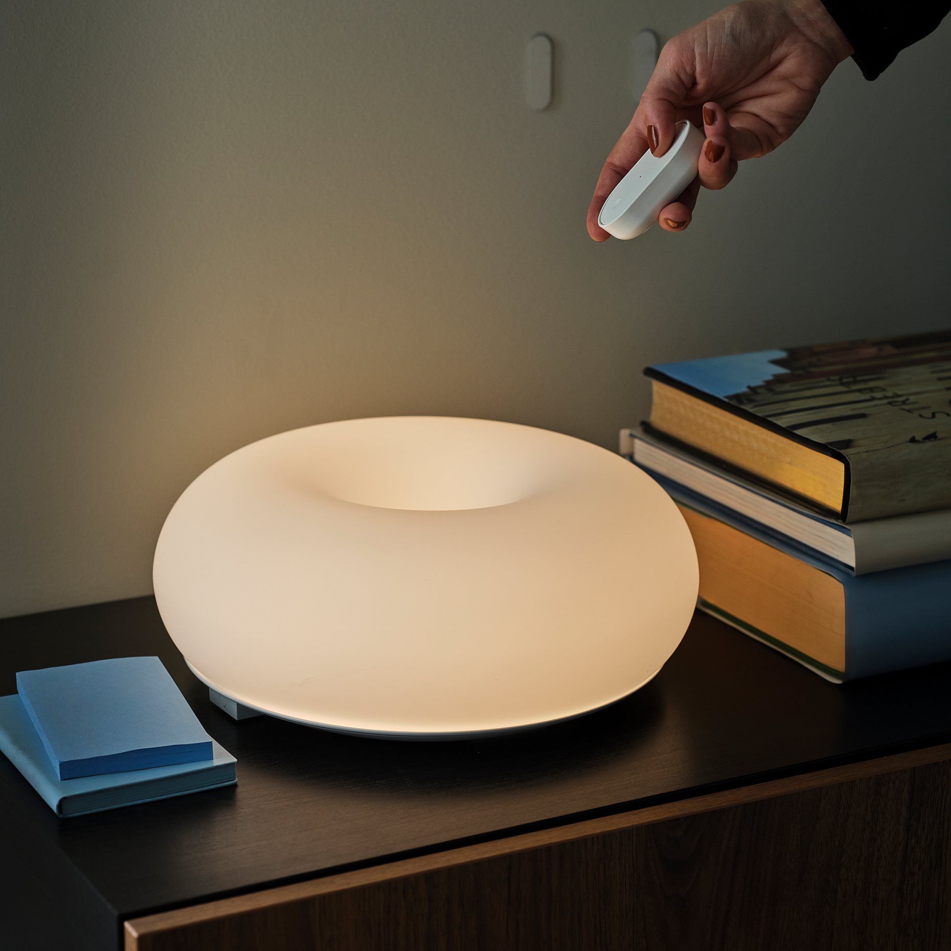 VARMBLIXT, smart table/wall lamp with built-in LED light source dimmable, 30 cm, 206.135.22