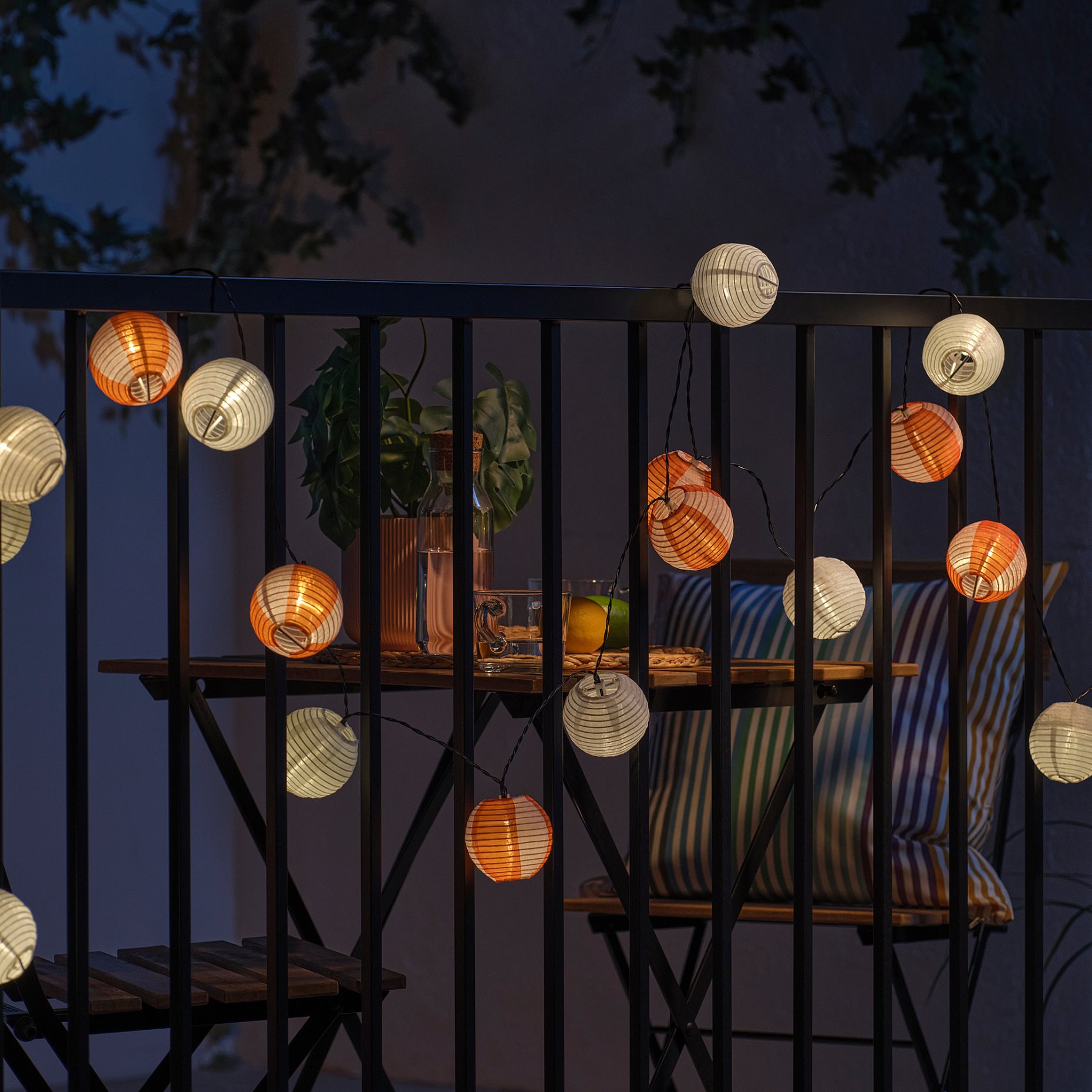 SOLVINDEN, solar-powered lighting chain with built-in LED light source/24 lights, 206.151.73