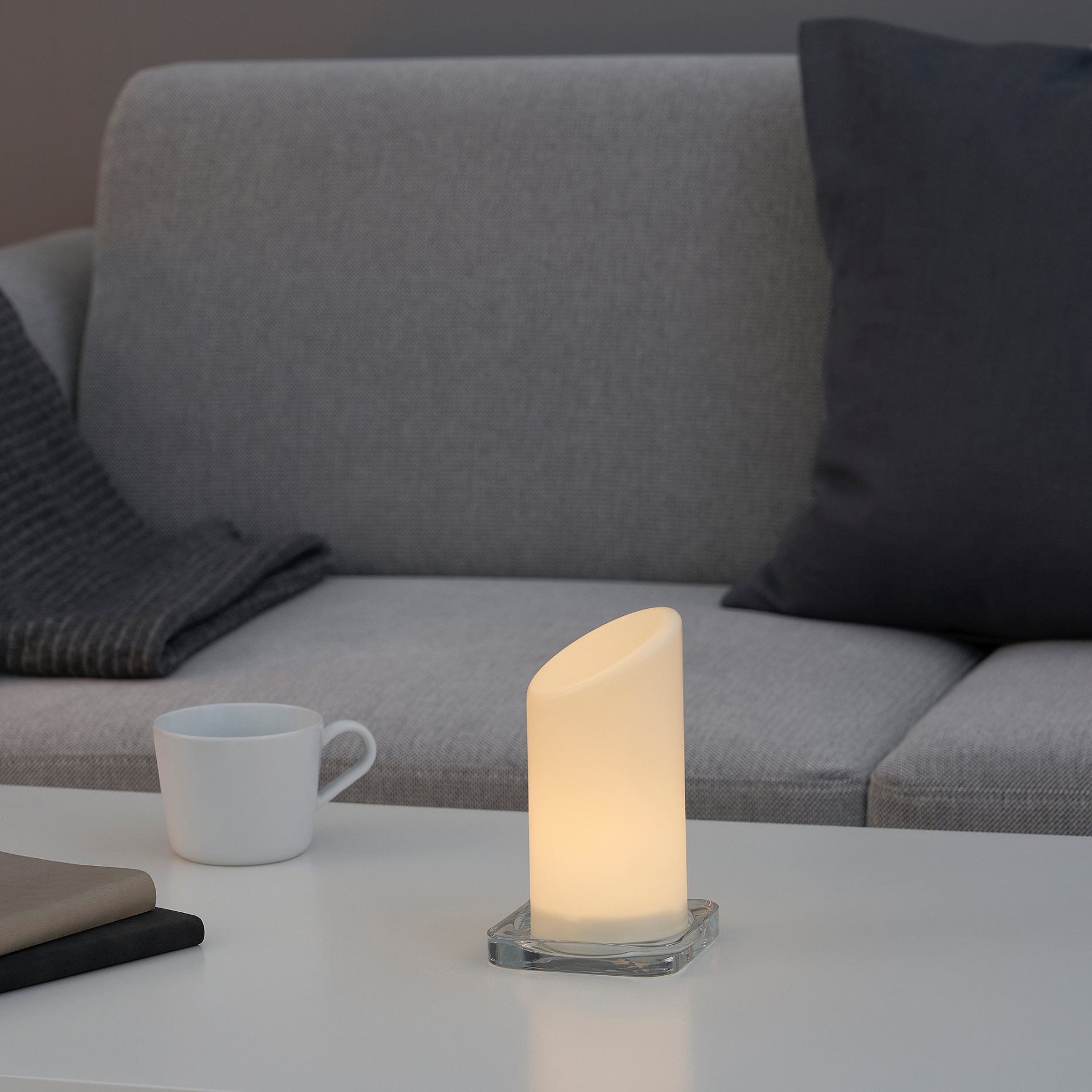 ÄDELLÖVSKOG, block candle with built-in LED light source/in/outdoor, 16 cm, 305.202.59