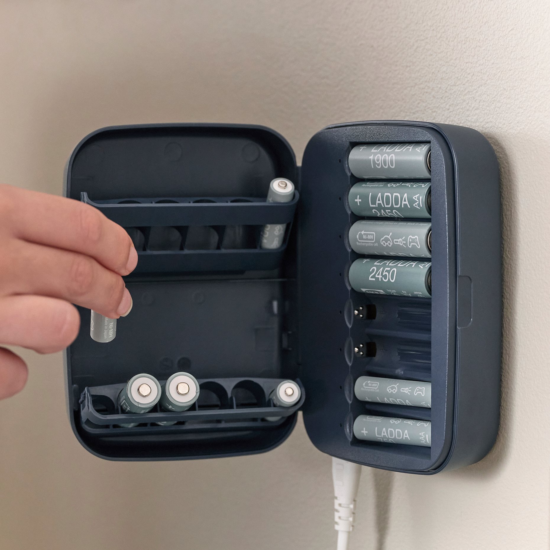 LITOSFÄR, battery charger with storage, 305.466.88