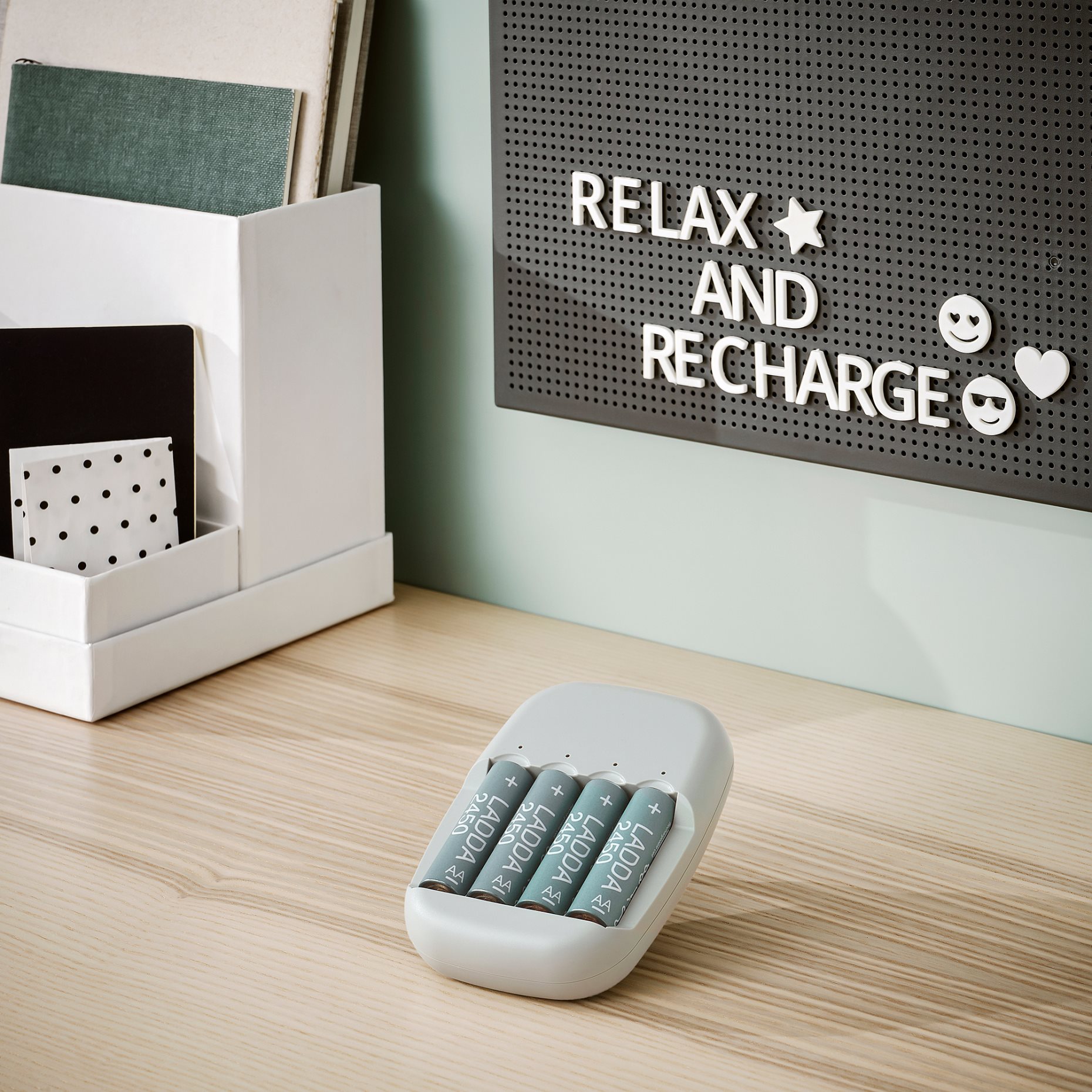 STENKOL/LADDA, battery charger and 4 batteries, 394.196.43
