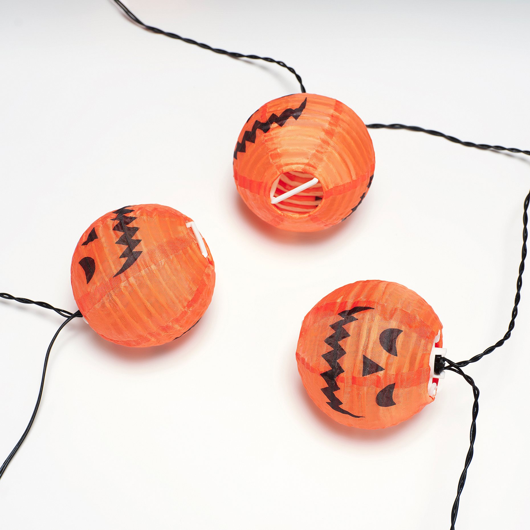 KUSTFYR, γιρλάντα με ενσωματωμένο φωτισμό LED/12 λαμπτήρες/κολοκύθα/λειτουργία με μπαταρία εξωτερικού χώρου, 406.054.51