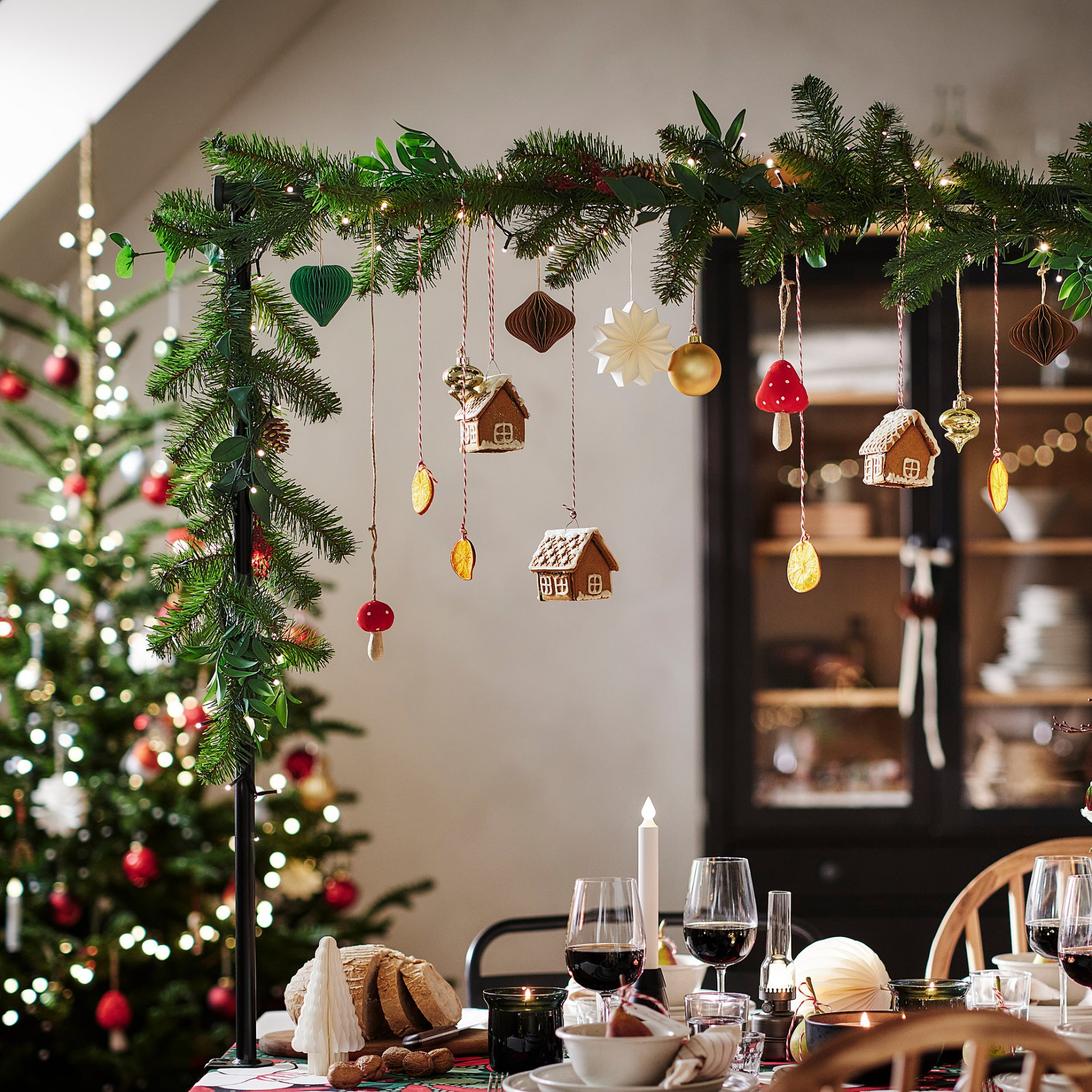 VINTERFINT, artificial garland in/outdoor/pine cone, 3 m, 406.365.94