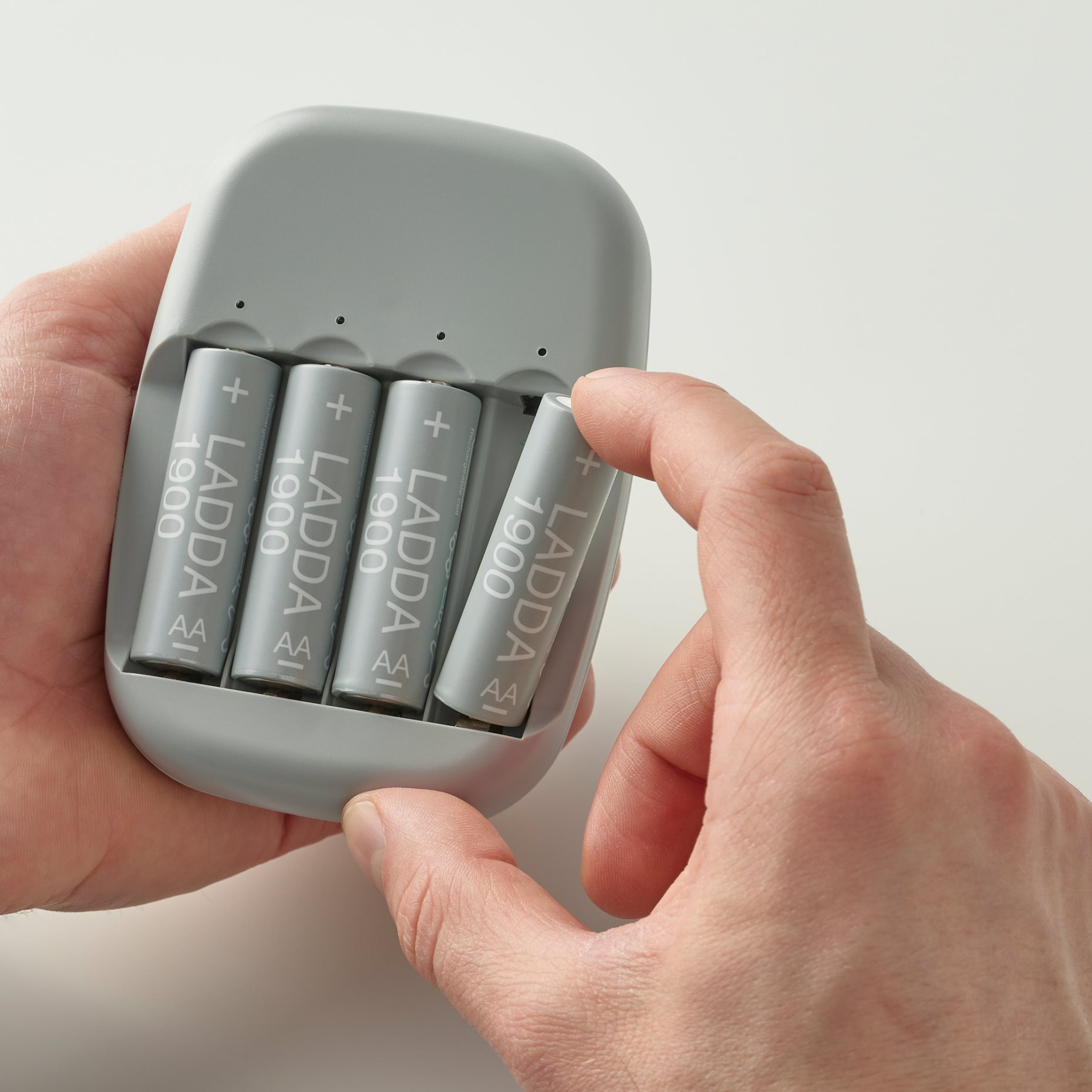 STENKOL/LADDA, battery charger and 4 batteries, 494.196.33