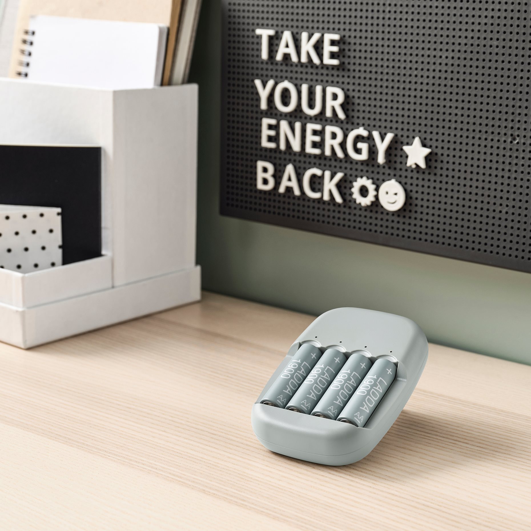 STENKOL/LADDA, battery charger and 4 batteries, 494.196.33