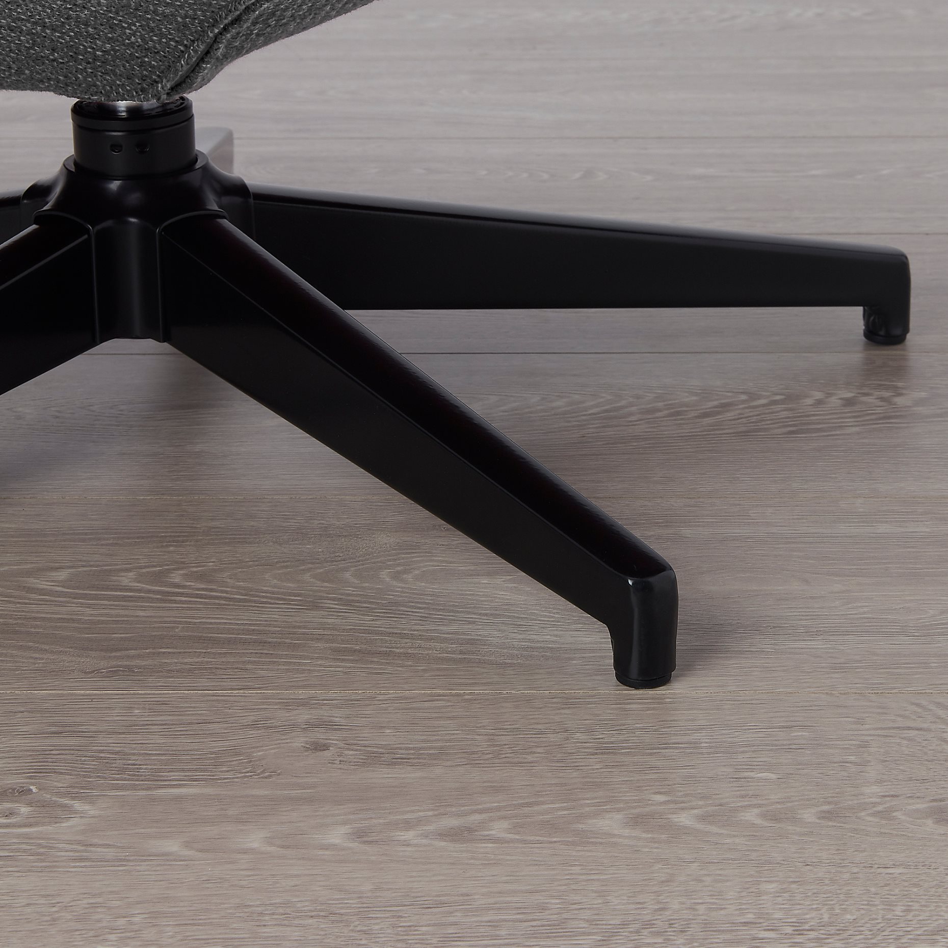 HAVBERG, περιστρεφόμενη πολυθρόνα, 505.148.94