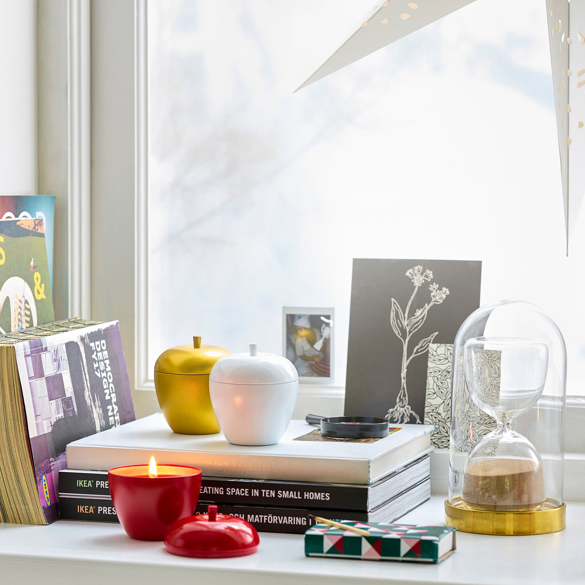 VINTERFINT, scented candle in metal tin/apple and cinnamon, 24 hr, 505.999.11