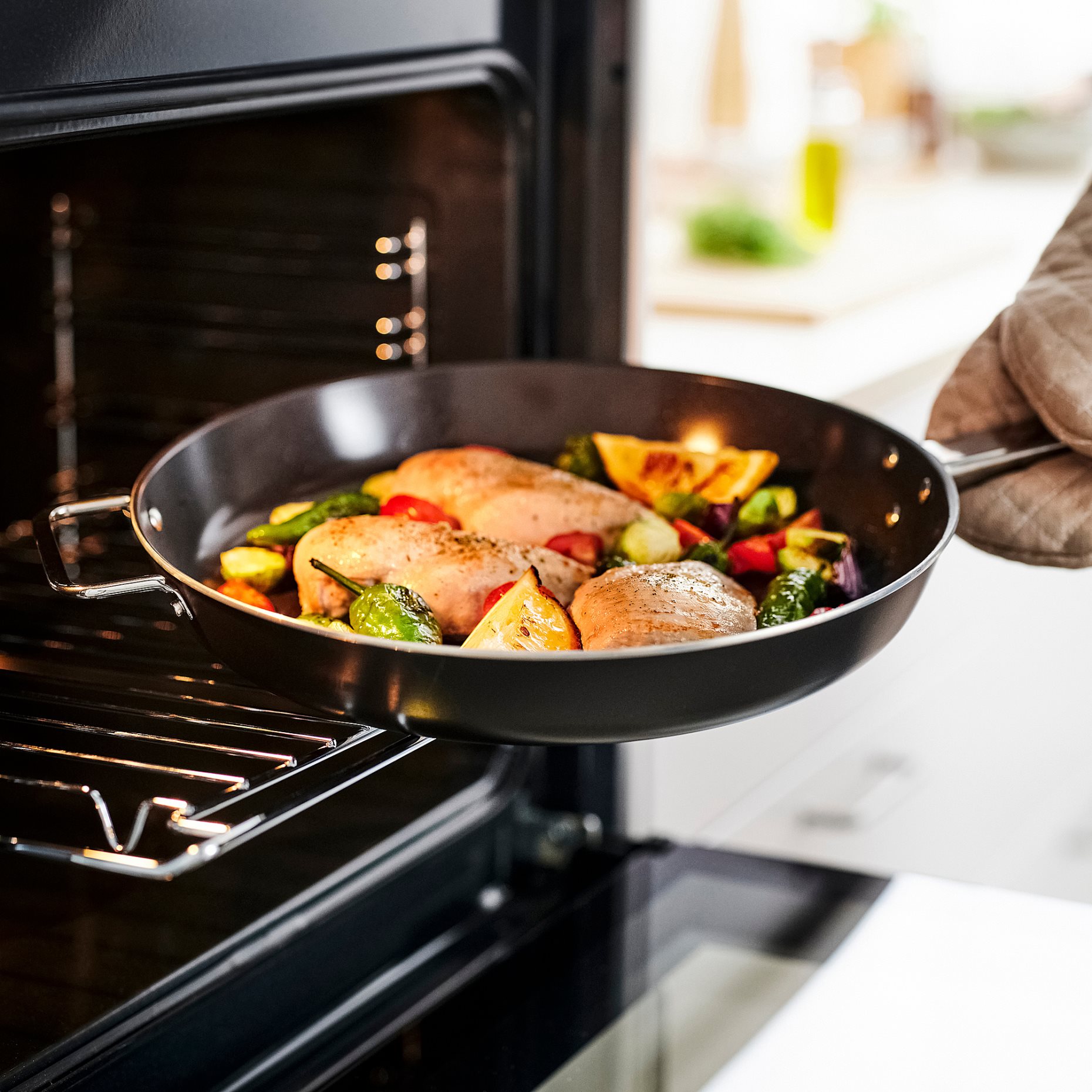 GULDÖRING, frying pan with non-stick coating, 32 cm, 506.094.77