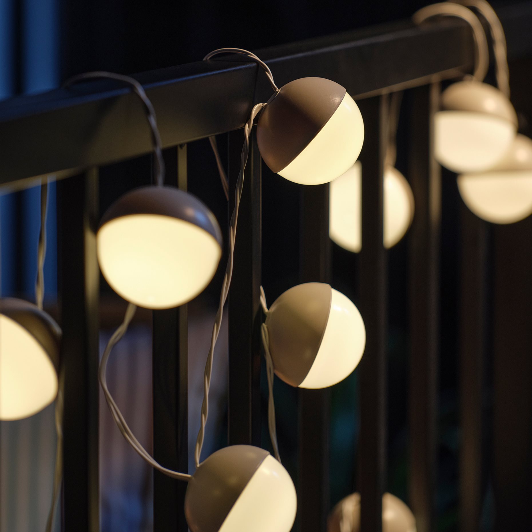 SOLVINDEN, solar-powered lighting chain with built-in LED light source/12 lights, 506.191.84