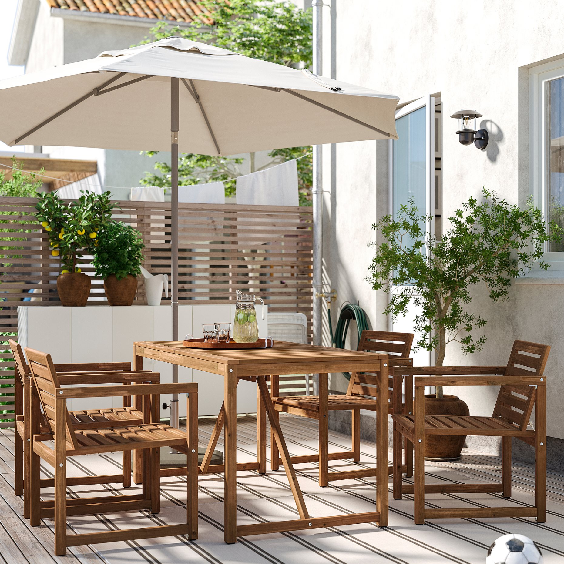 NÄMMARÖ, table with 4 chairs with armrests outdoor, 140 cm, 595.444.05