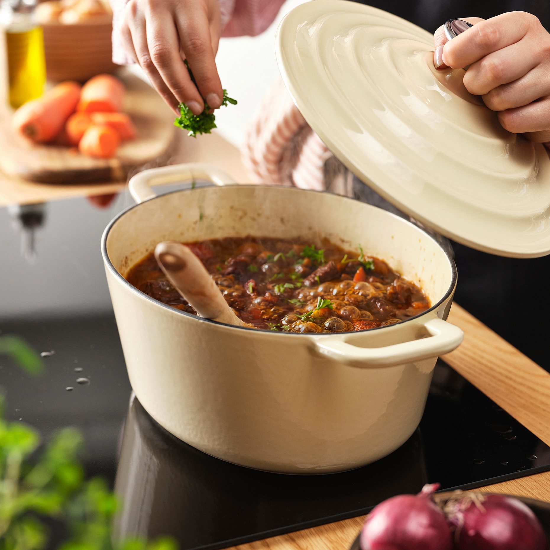 VARDAGEN, casserole with lid, 4 l, 606.313.93
