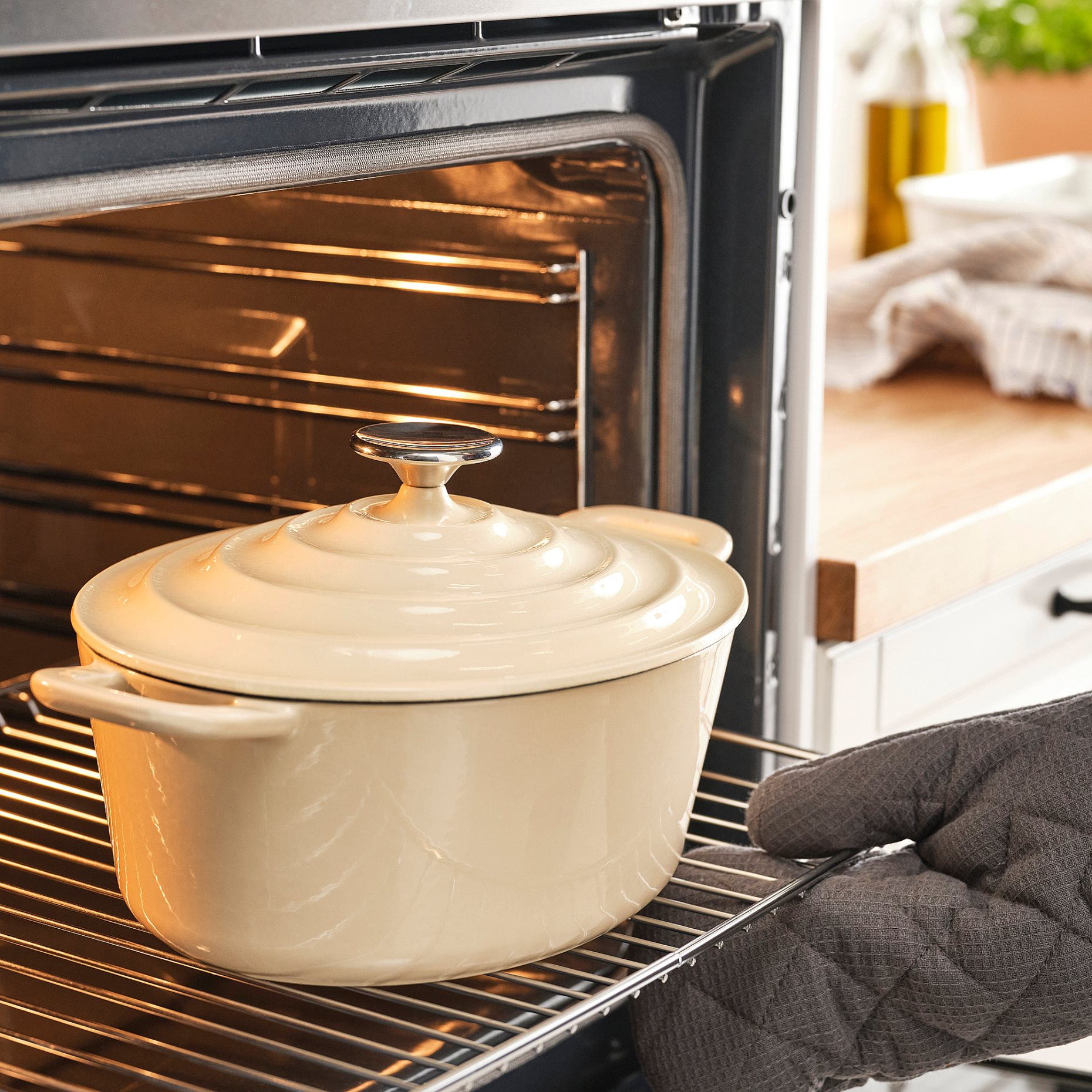 VARDAGEN, casserole with lid, 4 l, 606.313.93