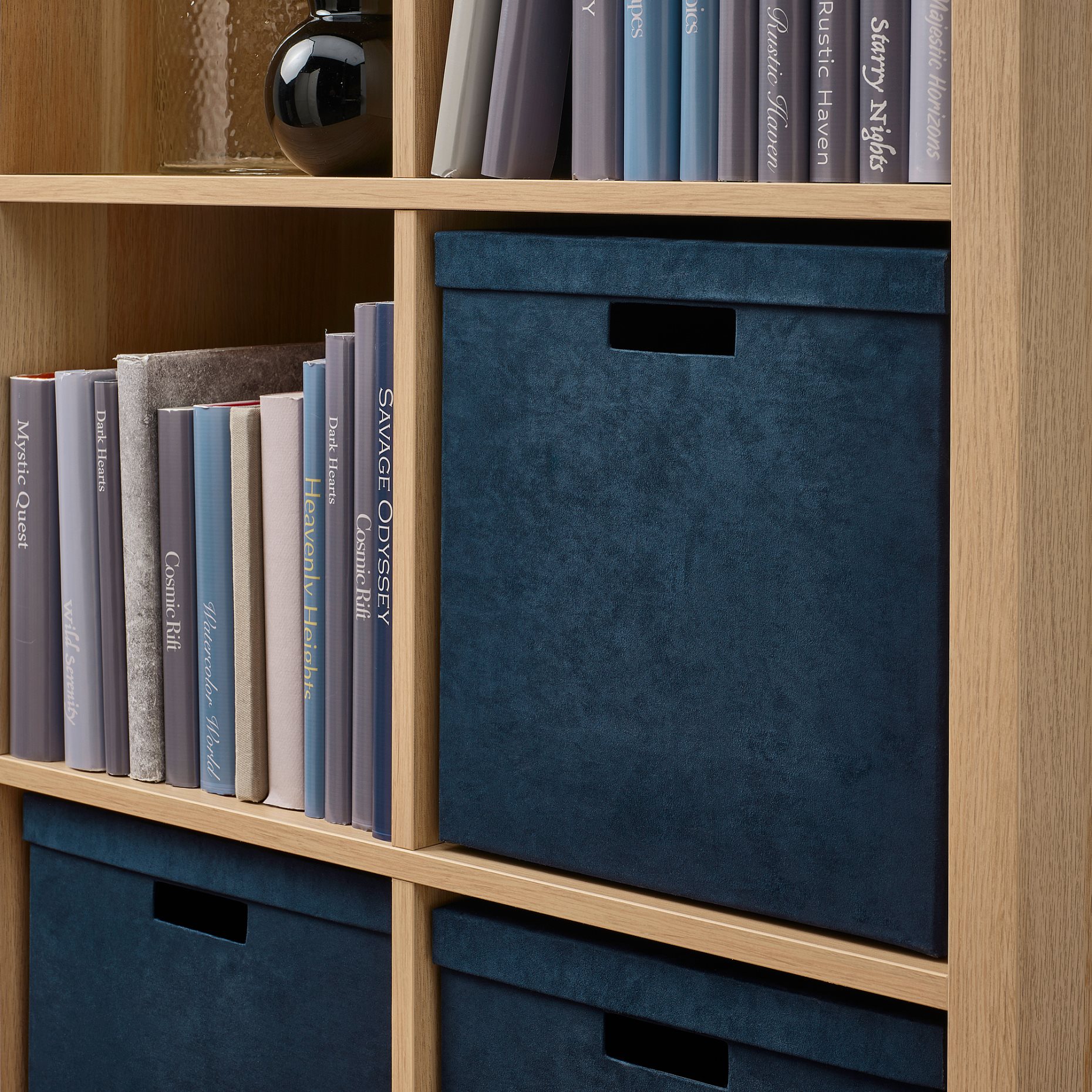 GJÄTTA, κουτί αποθήκευσης με καπάκι/βελούδο, 32x35x32 cm, 705.704.31