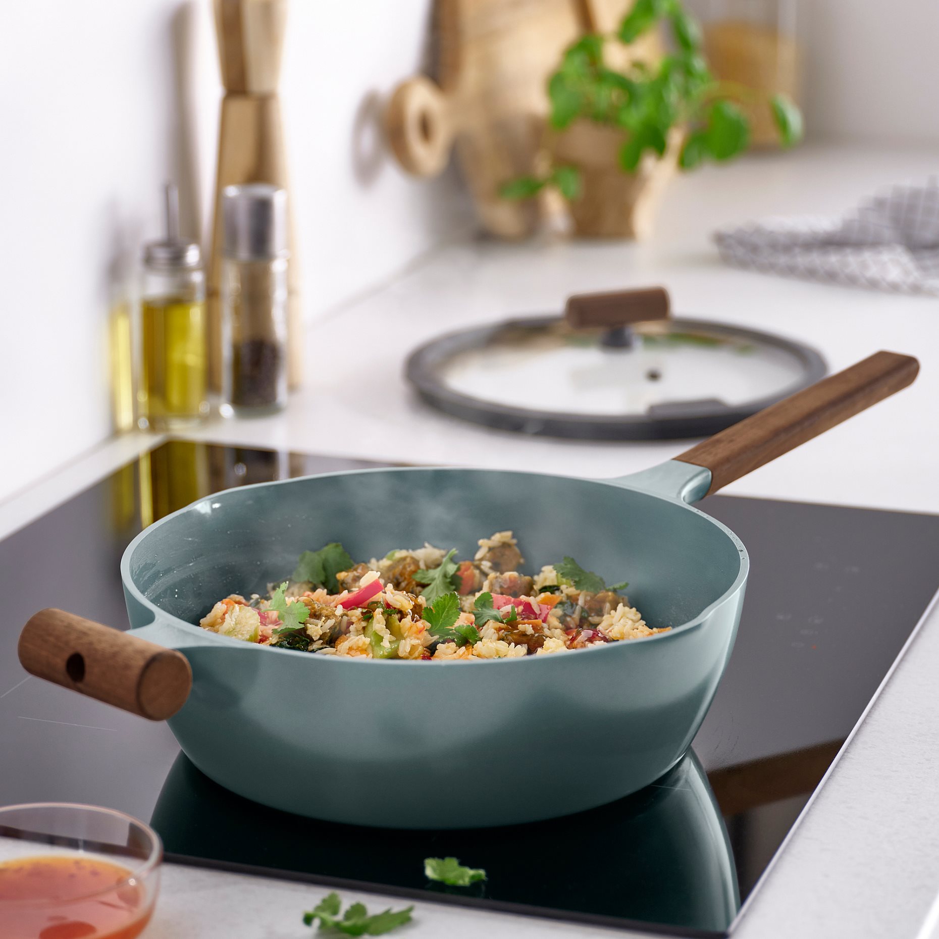 KLIPPFISK, saute pan with lid with non-stick coating, 28 cm, 706.025.16