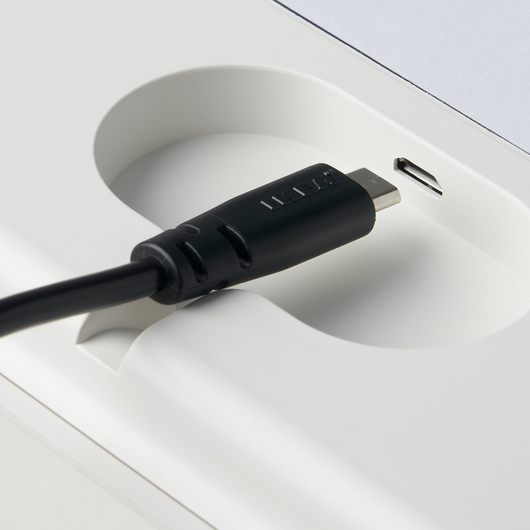 PRAKTSPIREA, 4-piece decoration lighting set with built-in LED light source and charging tray, 805.388.55