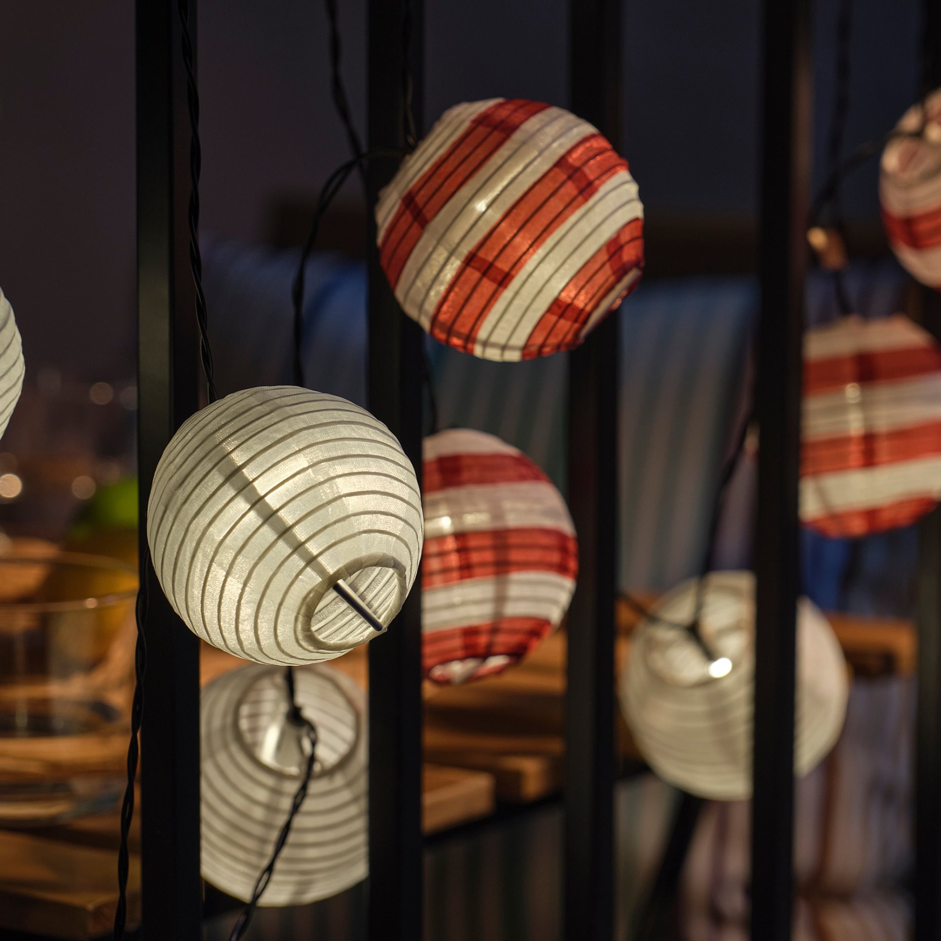 SOLVINDEN, solar-powered lighting chain with built-in LED light source/12 lights, 806.151.70