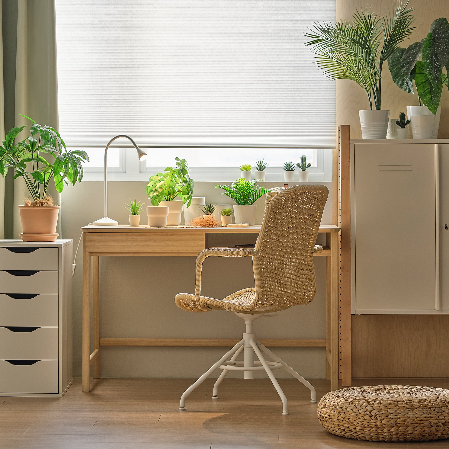 BETESHÄST, desk, 120x60 cm, 806.198.04