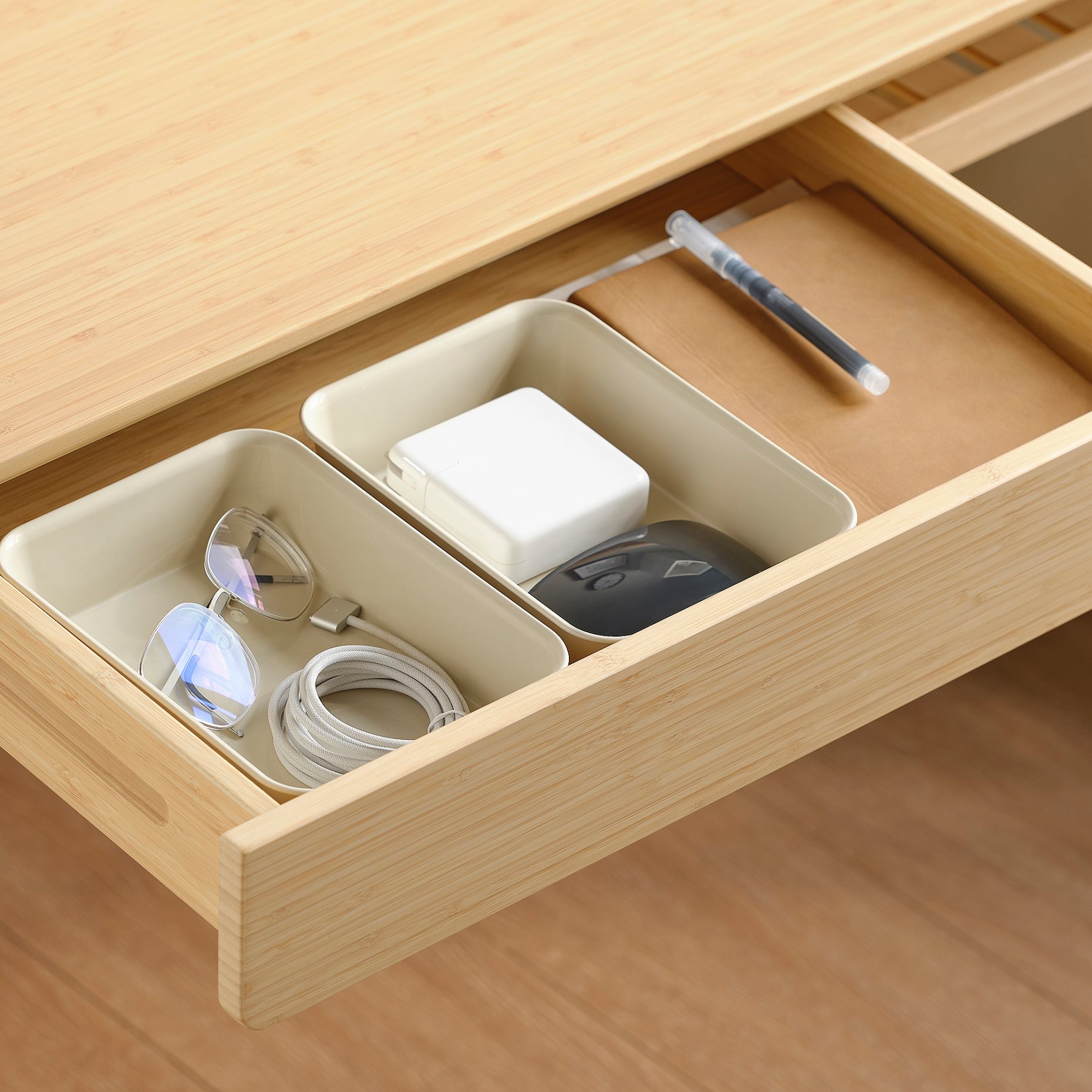 BETESHÄST, desk, 120x60 cm, 806.198.04
