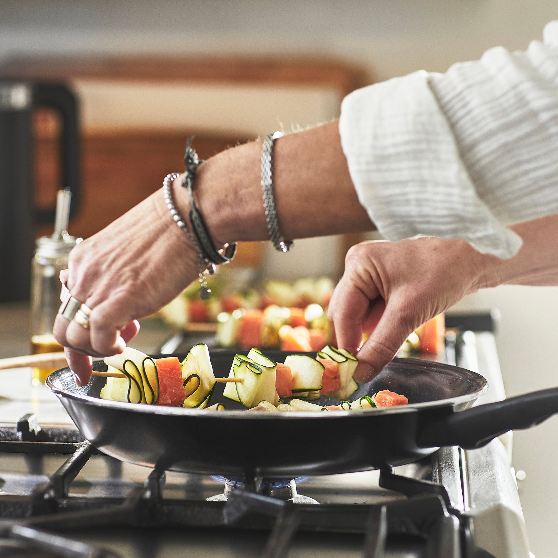 HEMLAGAD, τηγάνι με αντικολλητική επένδυση, 28 cm, 905.808.96