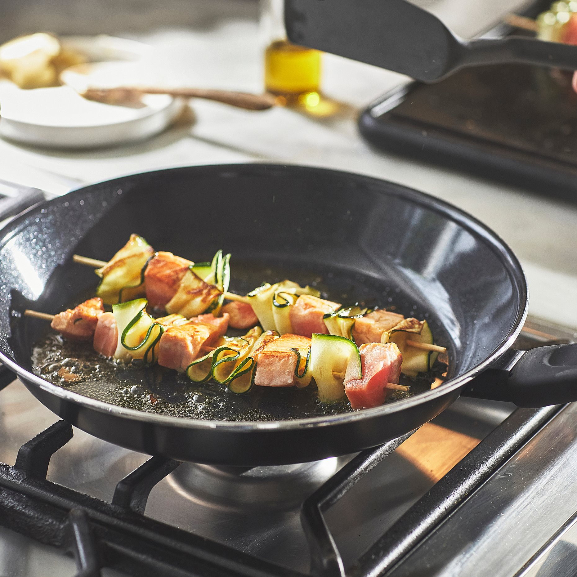 HEMLAGAD, τηγάνι με αντικολλητική επένδυση, 28 cm, 905.808.96