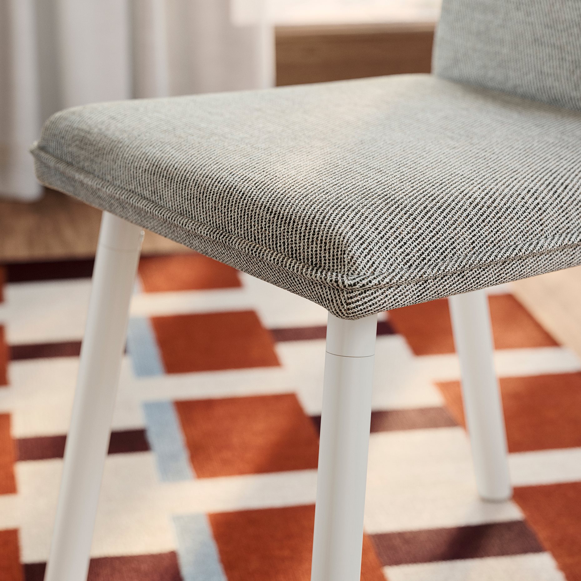 TONSTAD/TONSTAD, τραπέζι και 4 καρέκλες, 140/196x85 cm, 996.123.79