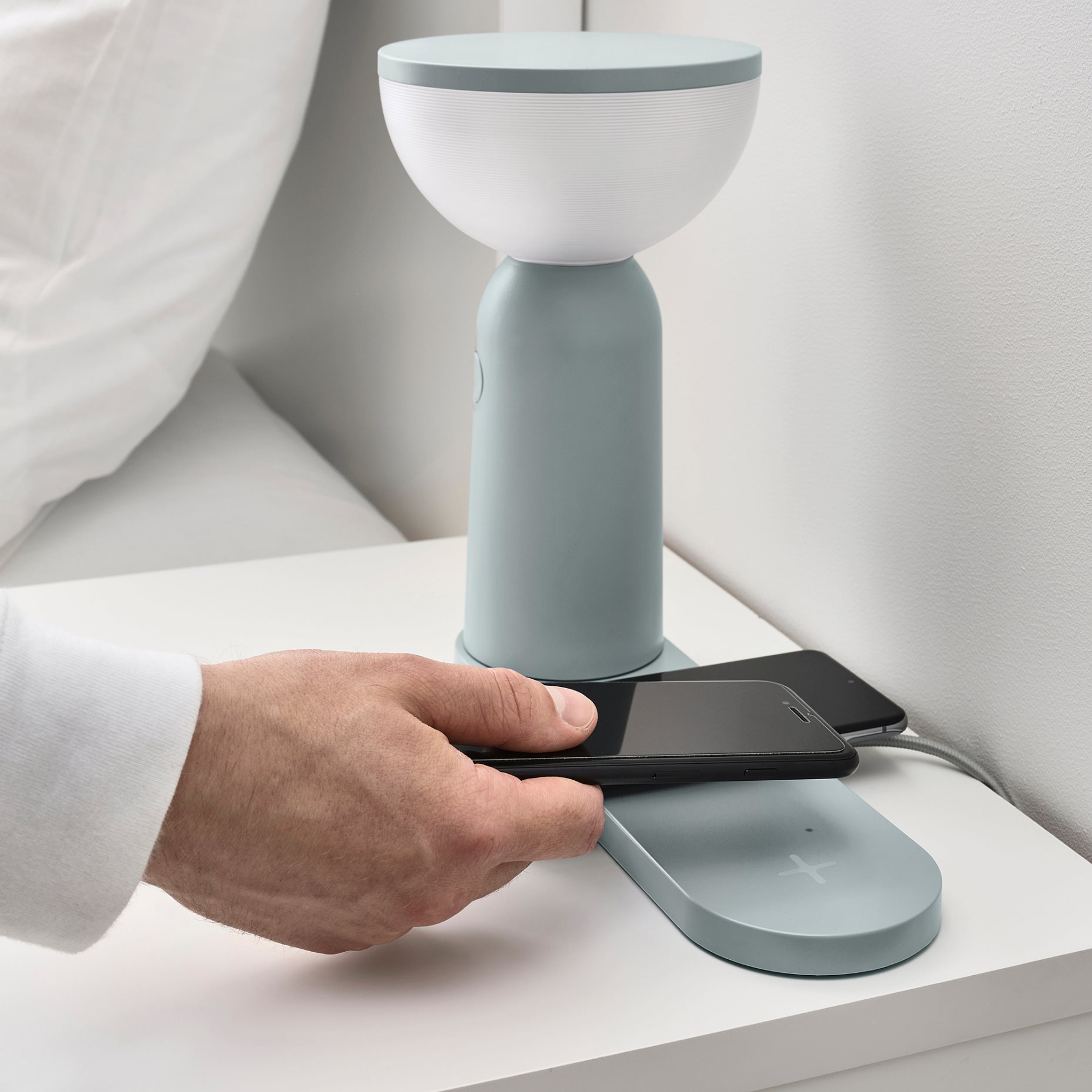 BETTORP, φορητό φωτιστικό με ενσωματωμένο φωτισμό LED και ασύρματη φόρτιση συμβατός με ροοστάτη, 005.045.43