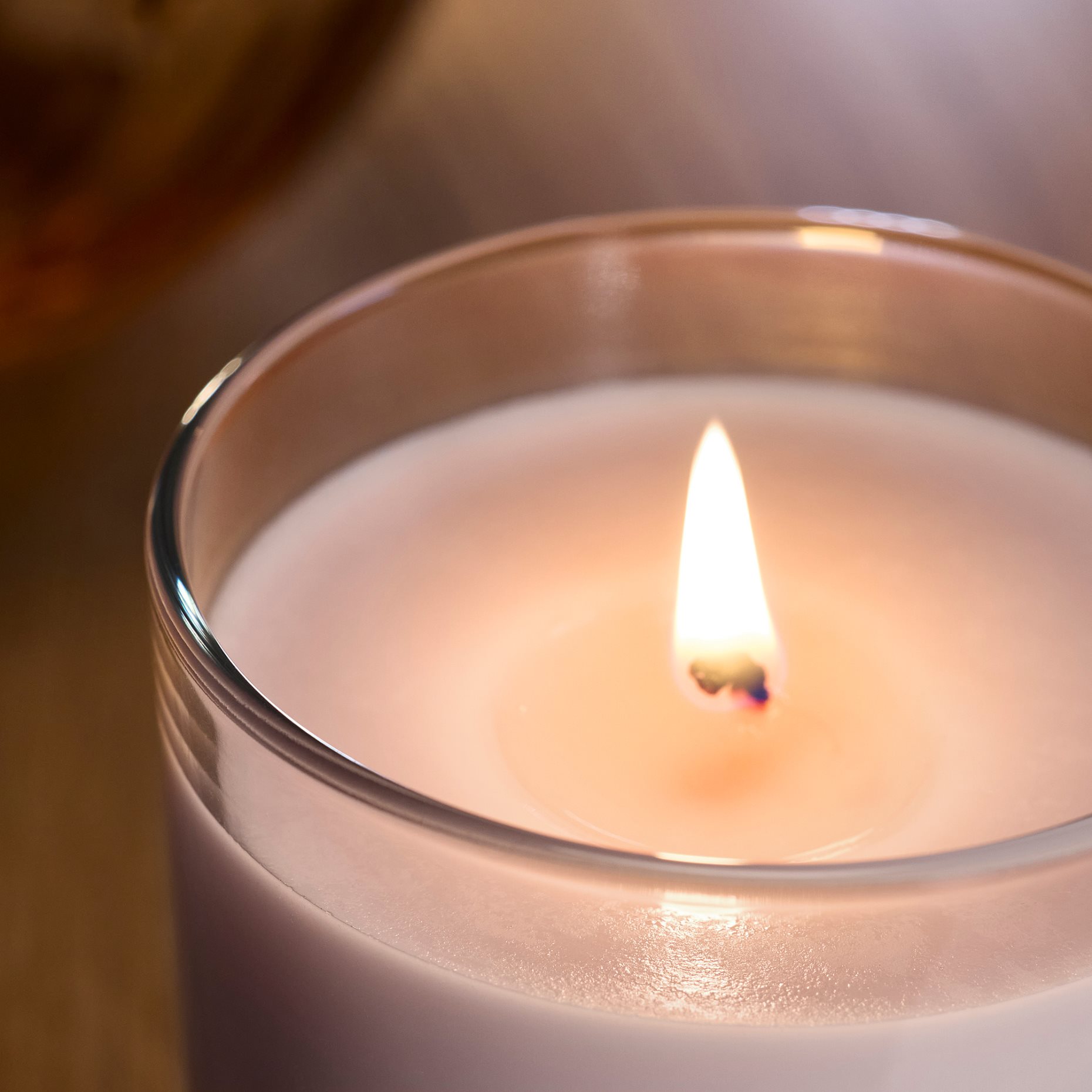 LOTSFÅGEL, αρωματικό κερί σε ποτήρι/ροζ λουλούδια, 40 ώρες, 006.083.76