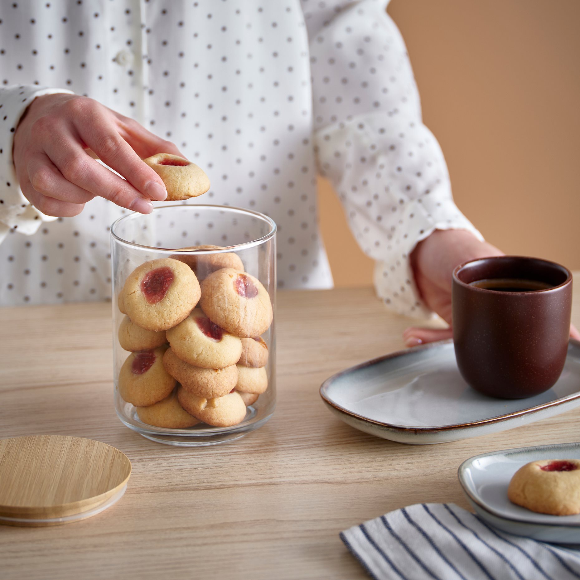 EKLATANT, jar with lid, 0.8 l, 103.766.01