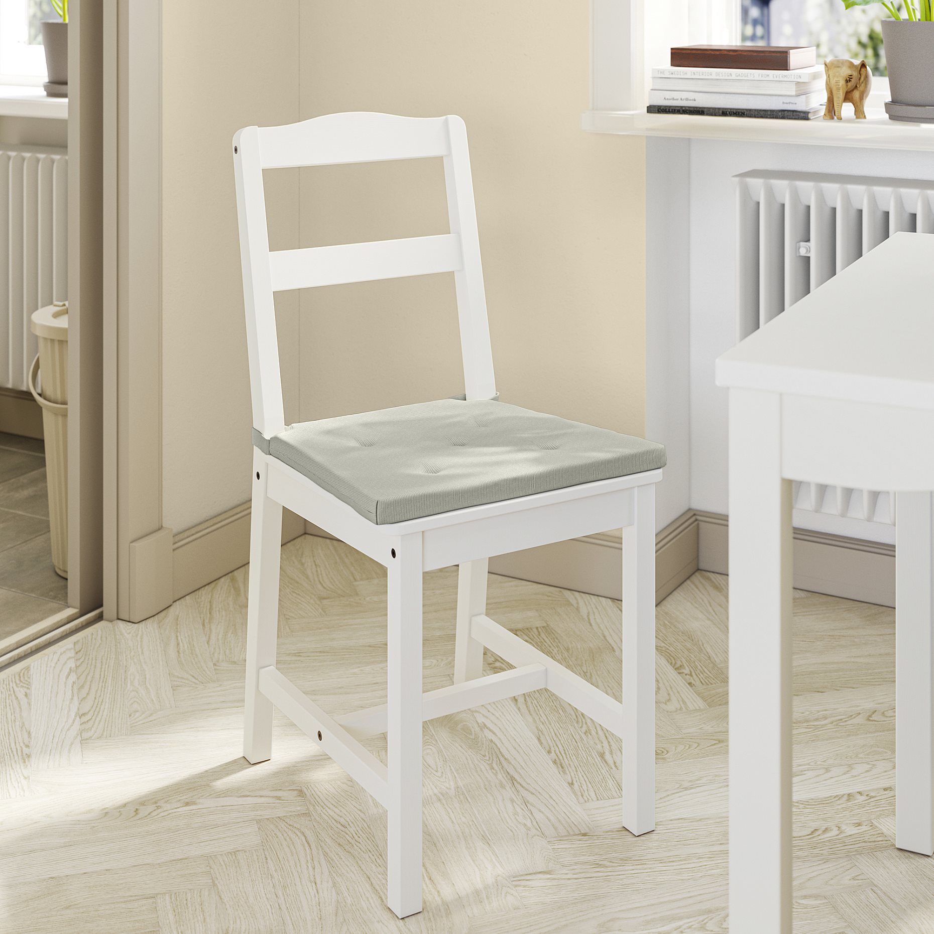 JUSTINA, chair pad, 42/35x40x4 cm, 105.635.46