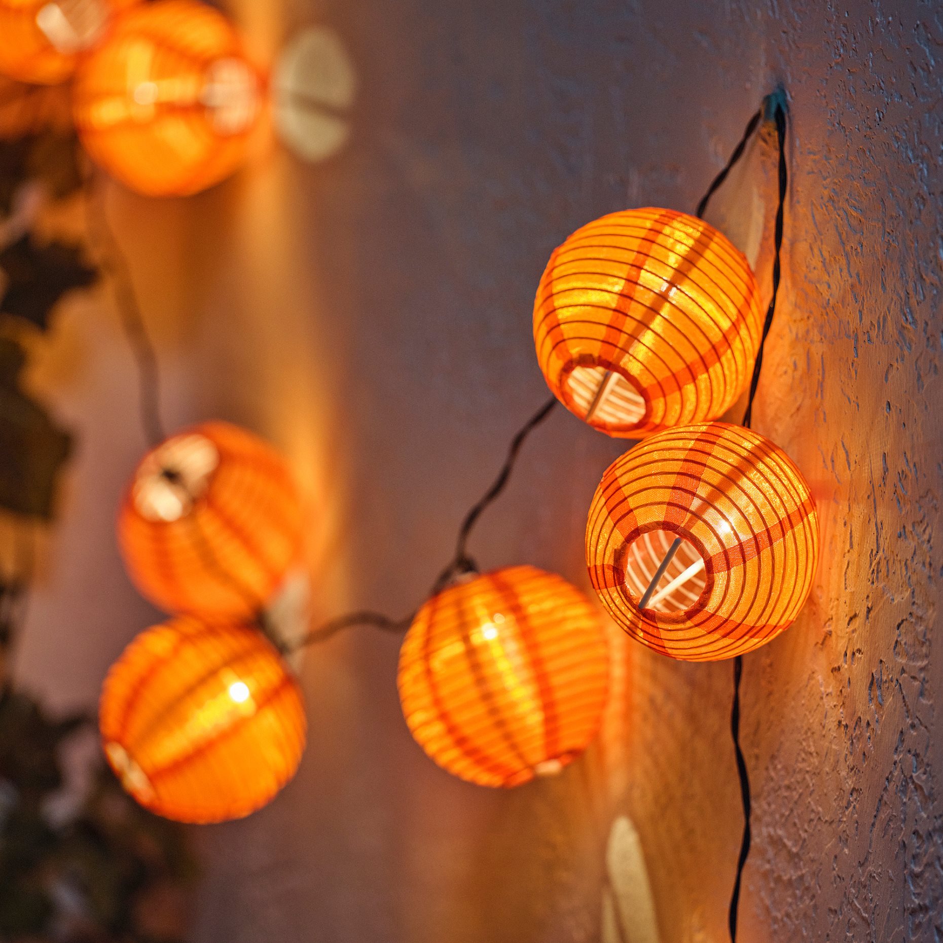 SOLVINDEN, chain with built in LED light source/12 lights/outdoor/battery-operated, 105.932.04