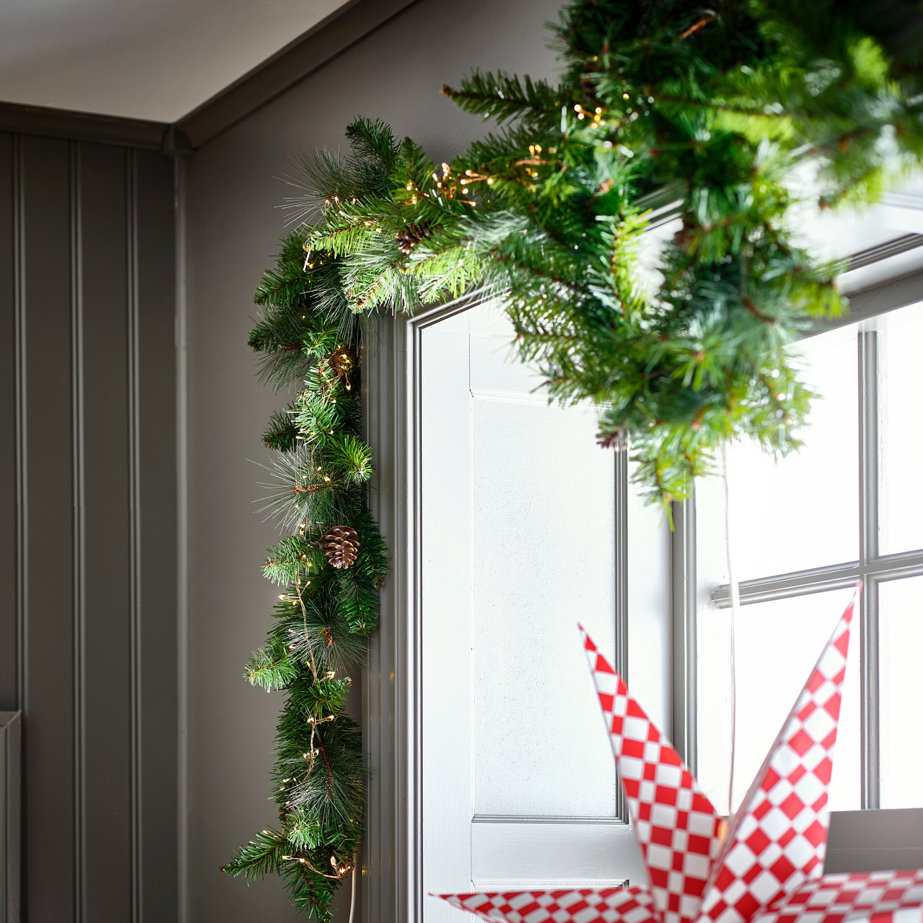 STRÅLA, lighting chain with built in LED light source/160 lights/battery-operated, mini, 106.061.69