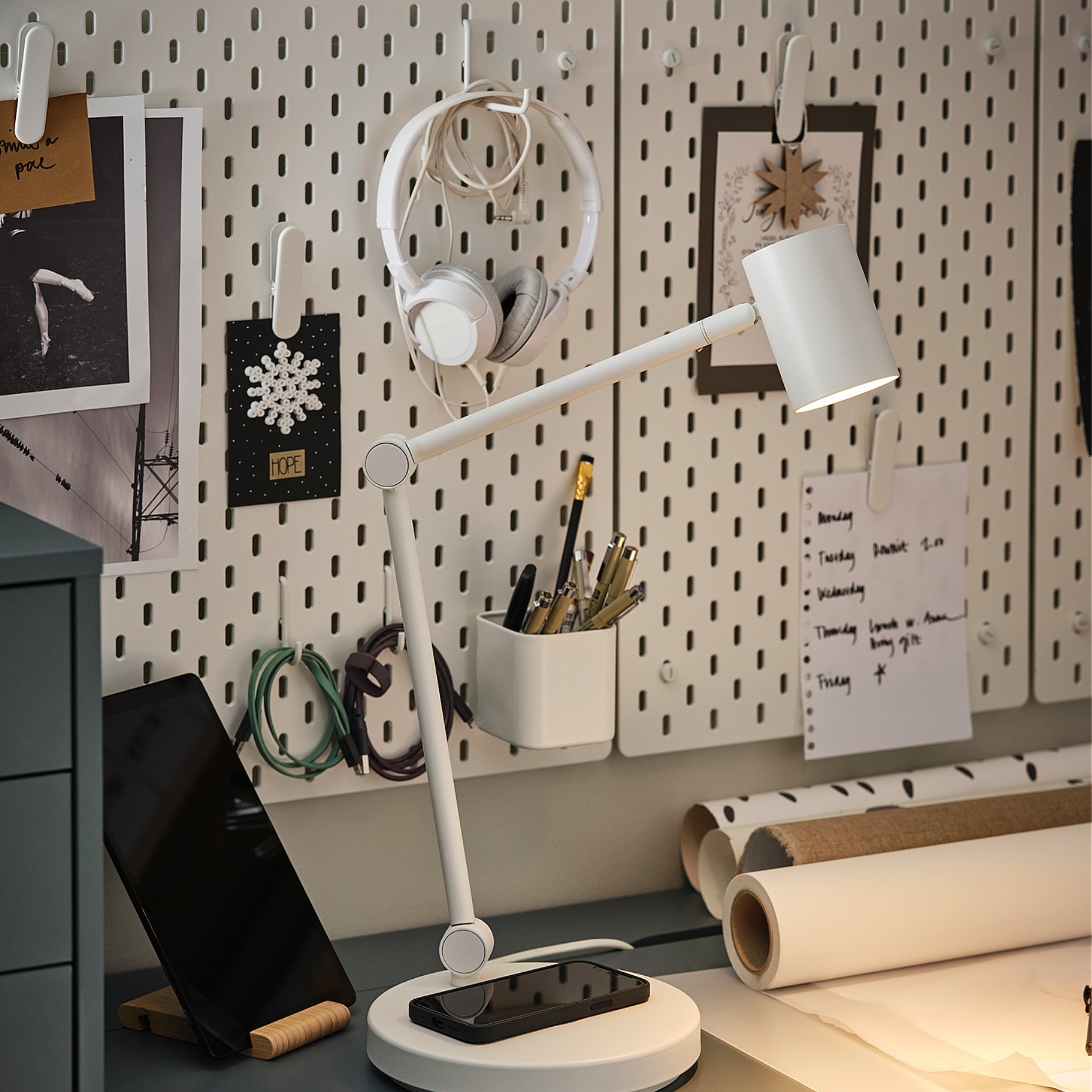 NYMÅNE, work lamp with wireless charging, 204.486.07