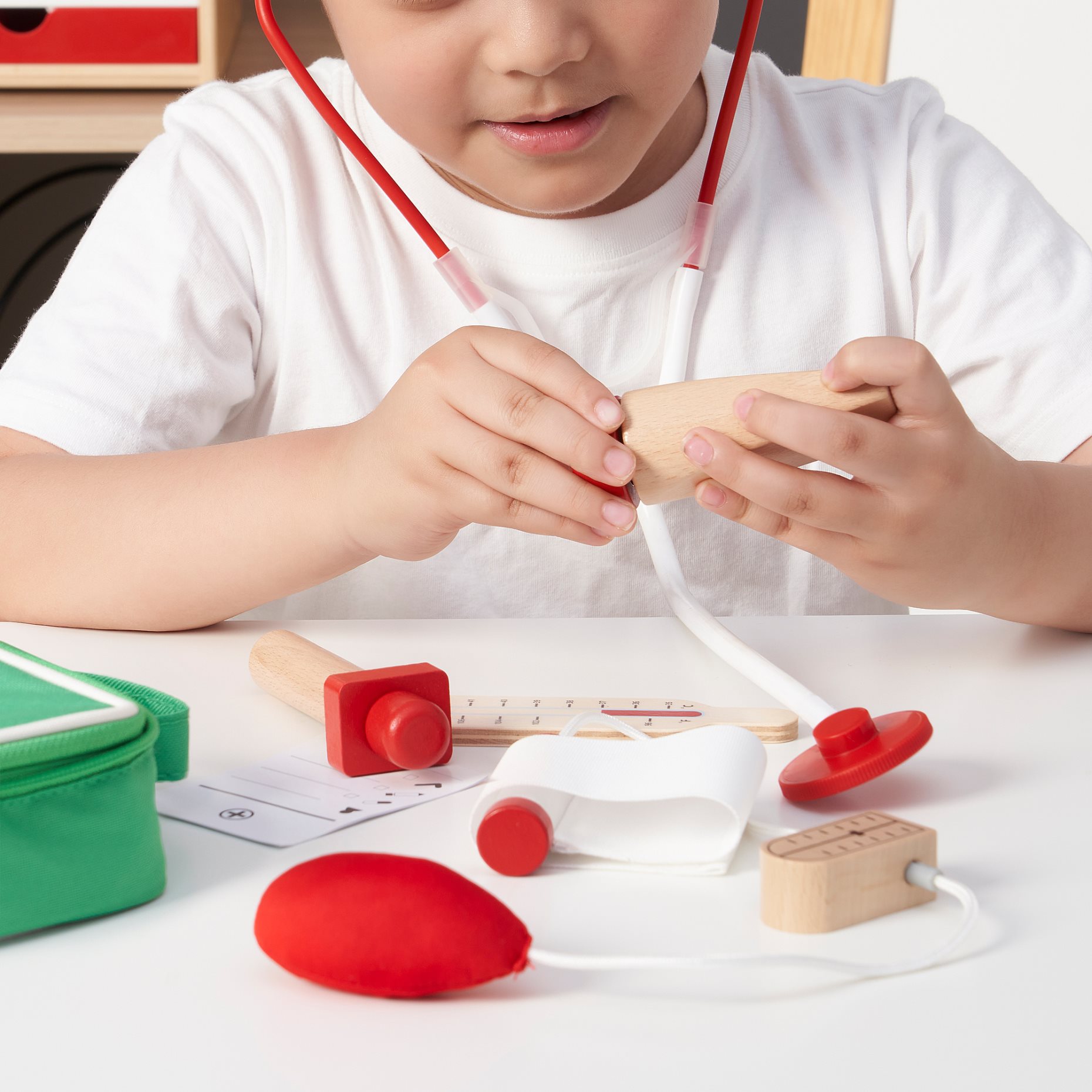 BARKBORRE, 7-piece toy doctor’s set, 205.396.26
