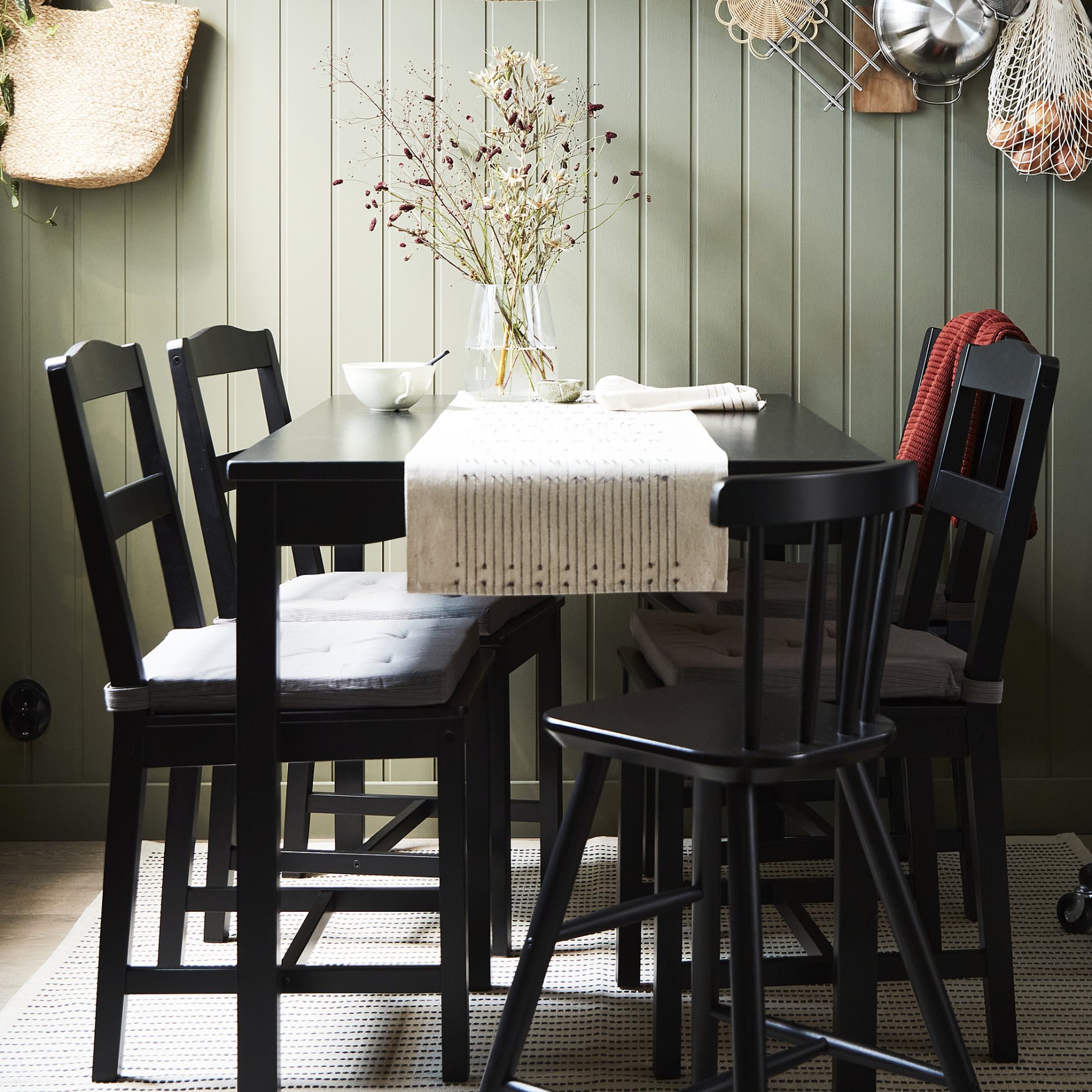 HÄGERNÄS, table and 4 chairs, 205.759.97