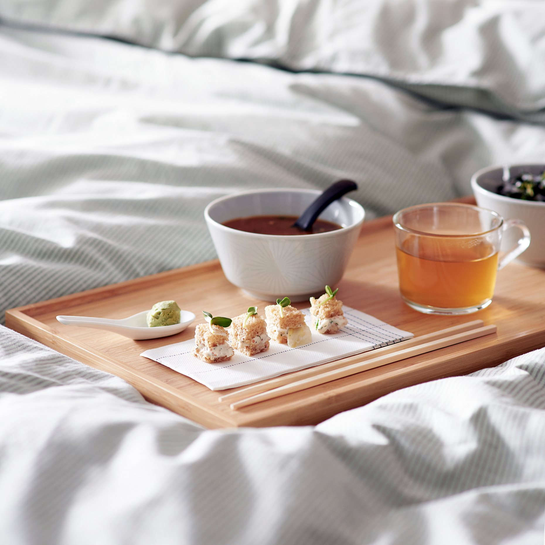 RESGODS, bed tray, 304.444.68