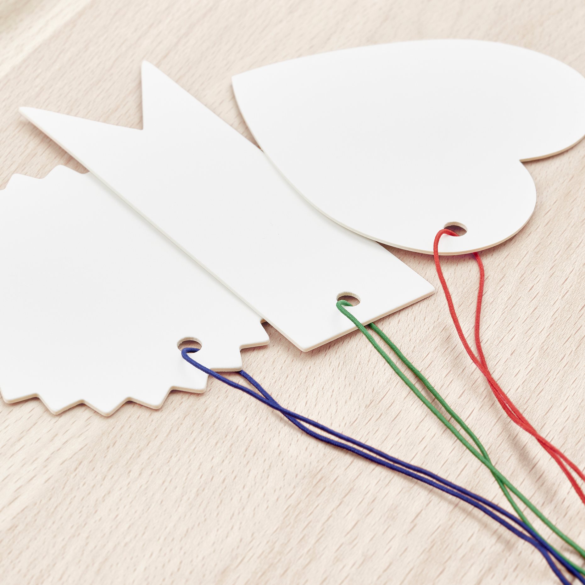 FONSTERFIKUS, label with string, set of 9, 905.823.86