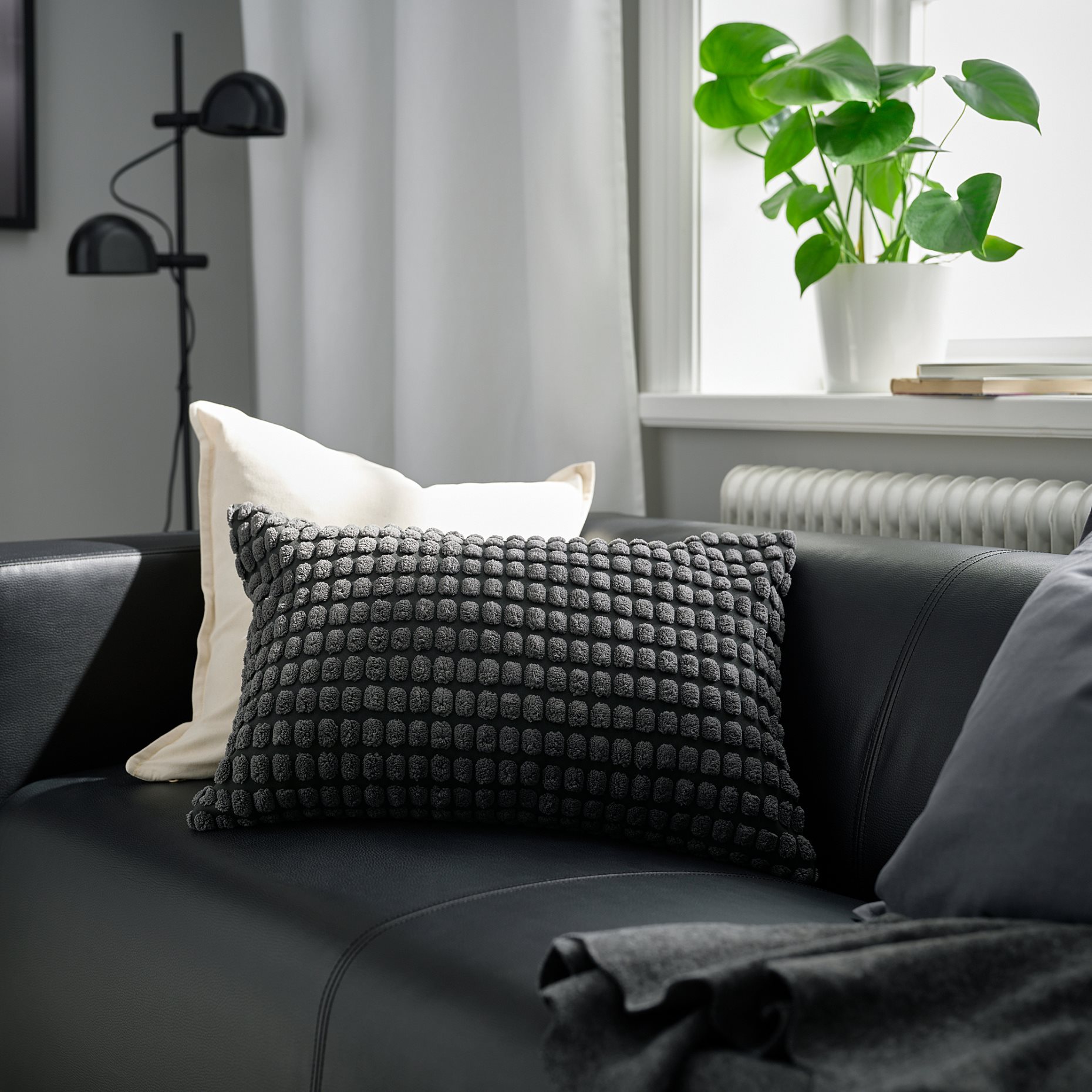 SVARTPOPPEL, cushion cover, 40x58 cm, 906.264.08