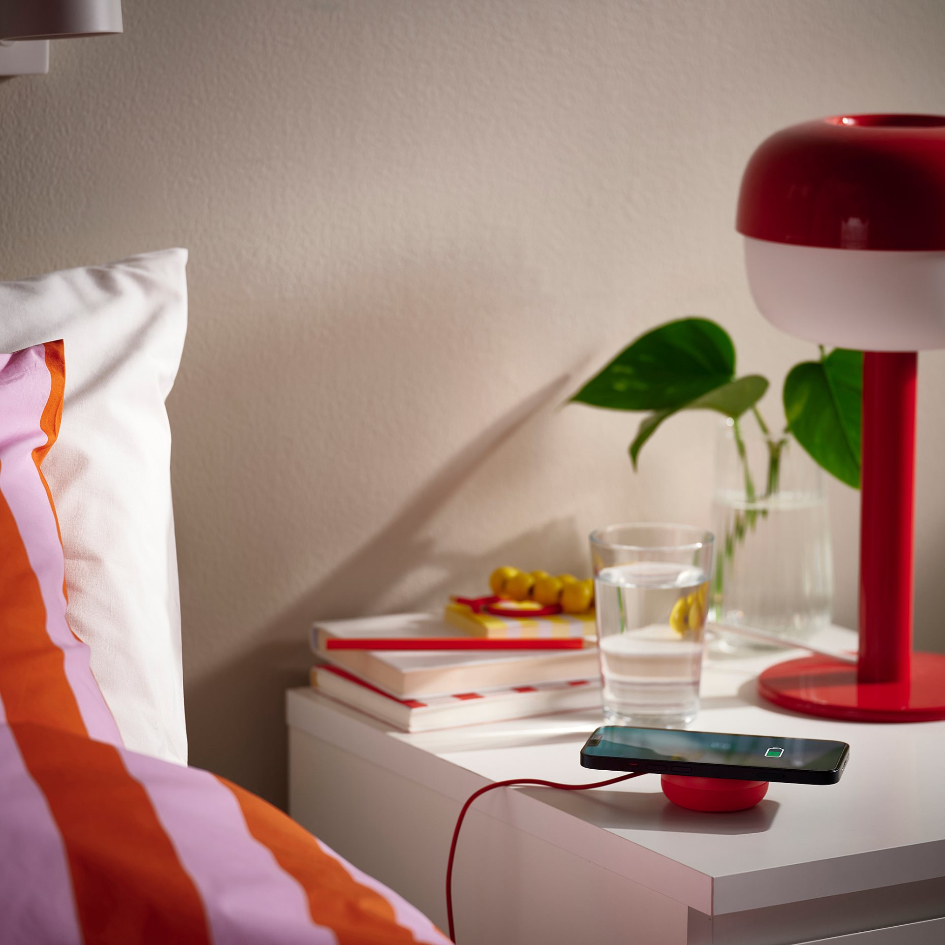 VÄSTMÄRKE, wireless charger, 305.982.10