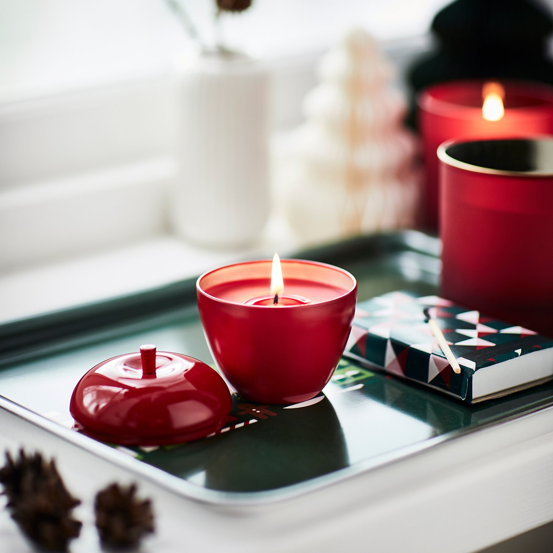 VINTERFINT, scented candle in metal tin/apple and cinnamon, 24 hr, 505.999.11