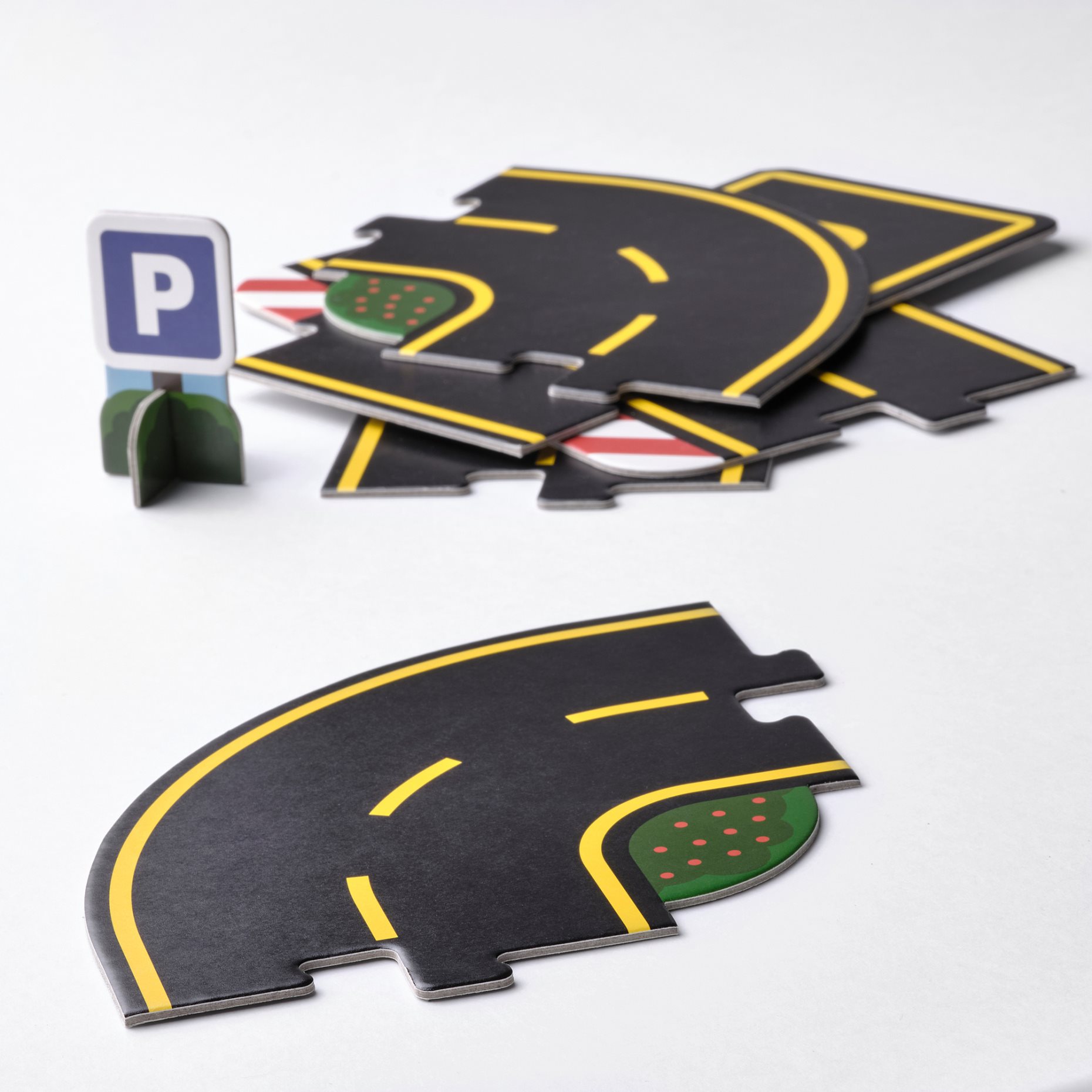 RÄVUNGE, 23-piece car track set, 605.388.56
