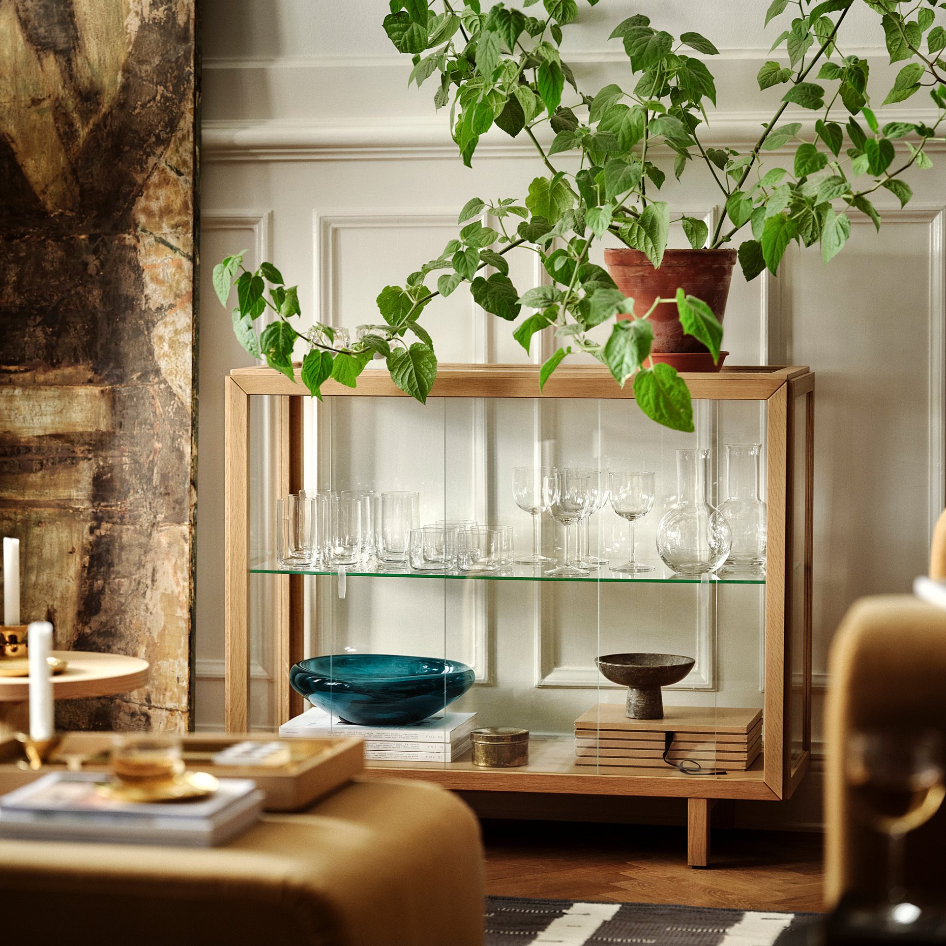 STOCKHOLM 2025, glass-door cabinet, 100x40x86 cm, 605.866.92